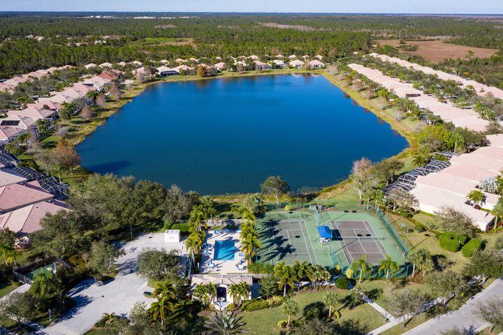 CARLETON OAKS - Residential
