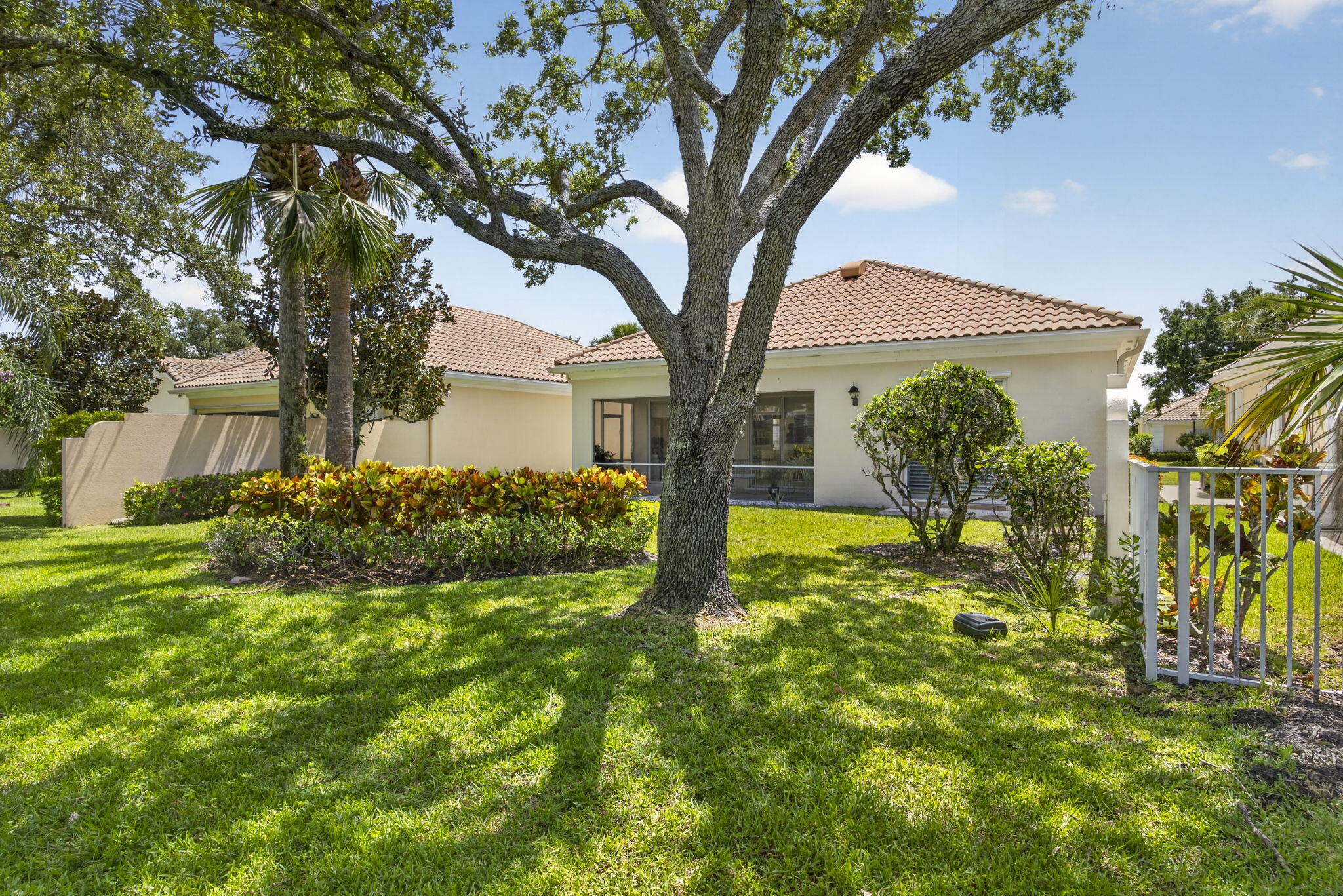 CARLETON OAKS - Residential
