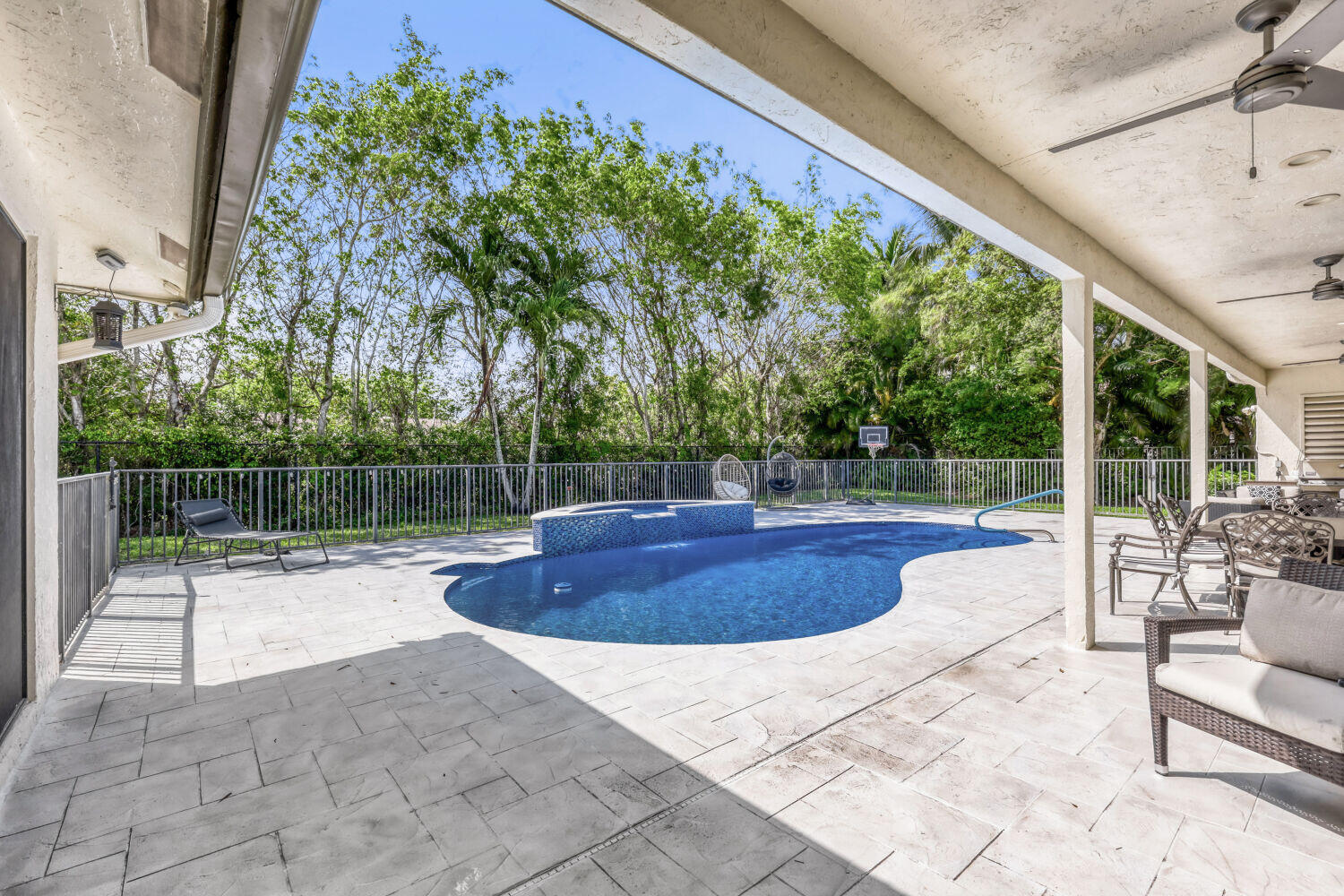PINE TREE GOLF CLUB - Residential