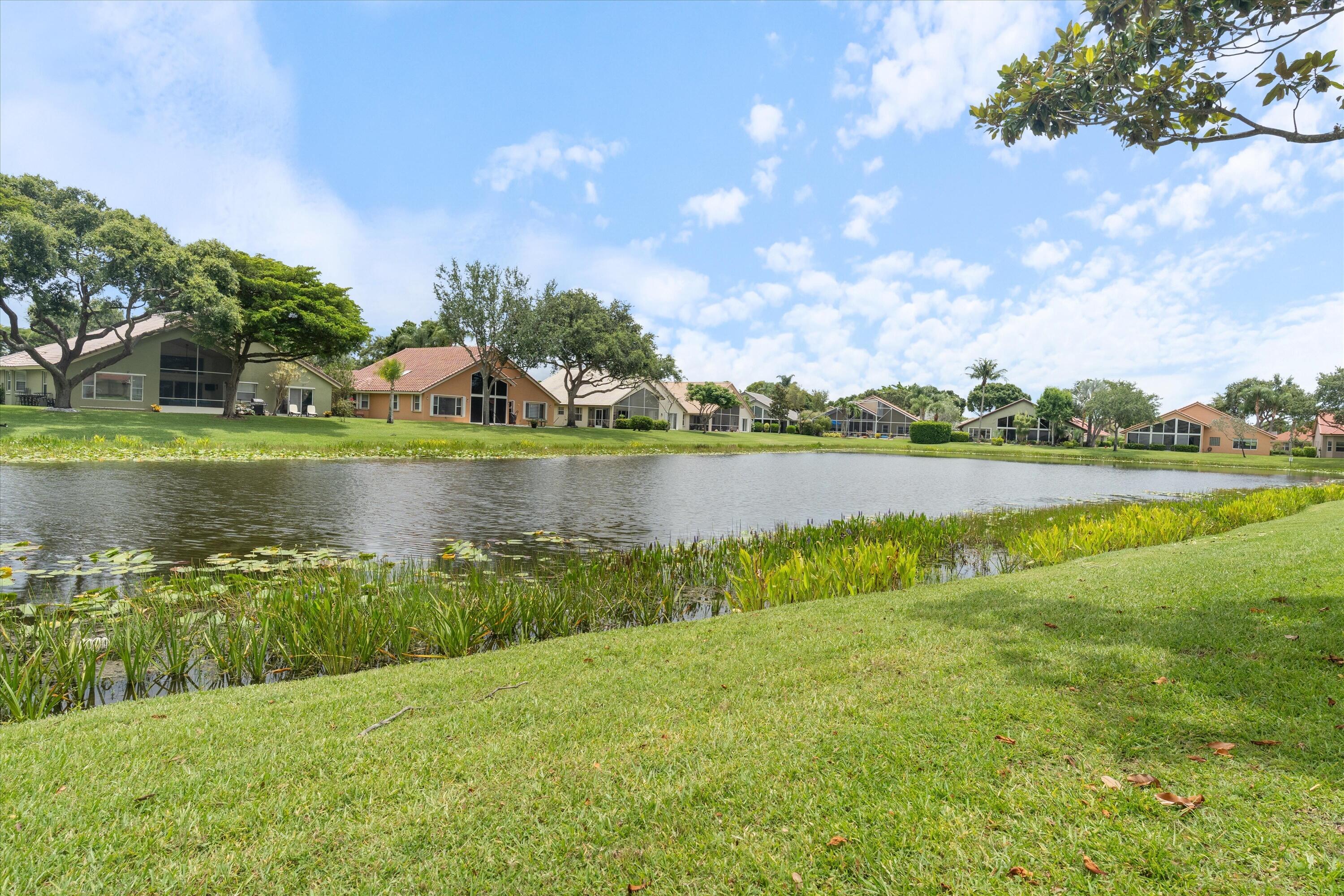 LAKERIDGE GREENS AT PIPERS GLEN - Residential
