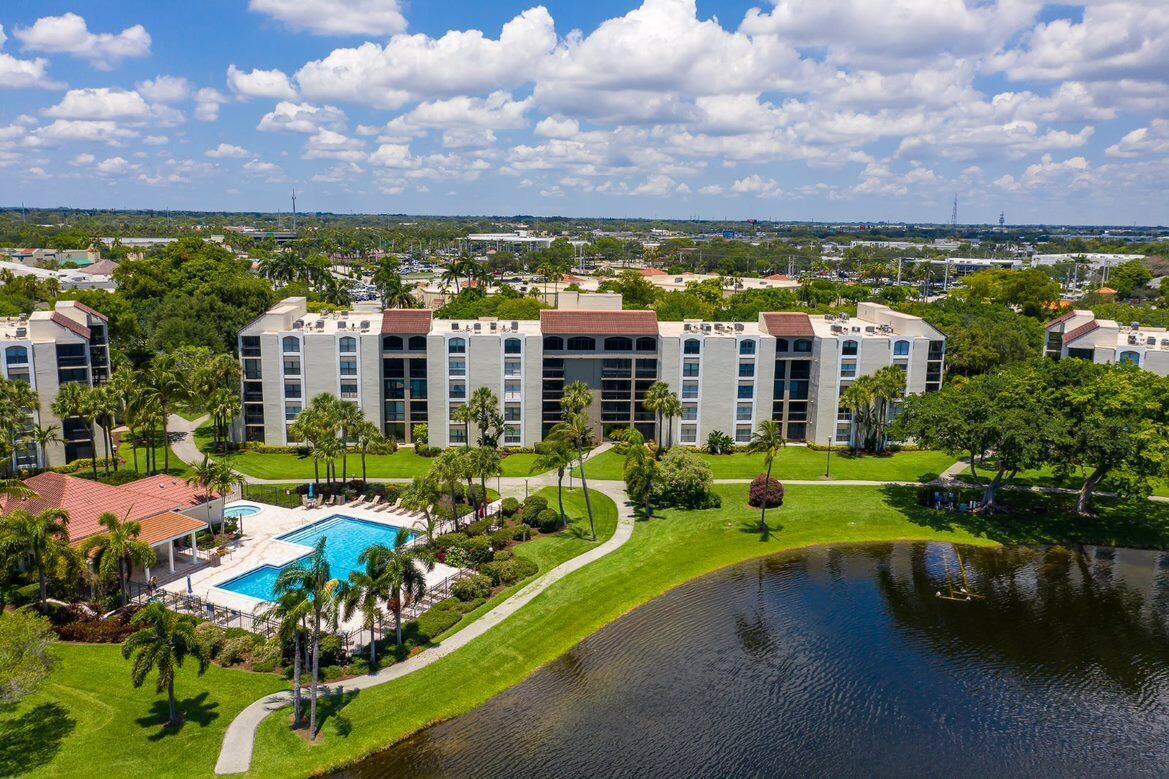 LAKESIDE CONDOMINIUM - Residential Lease