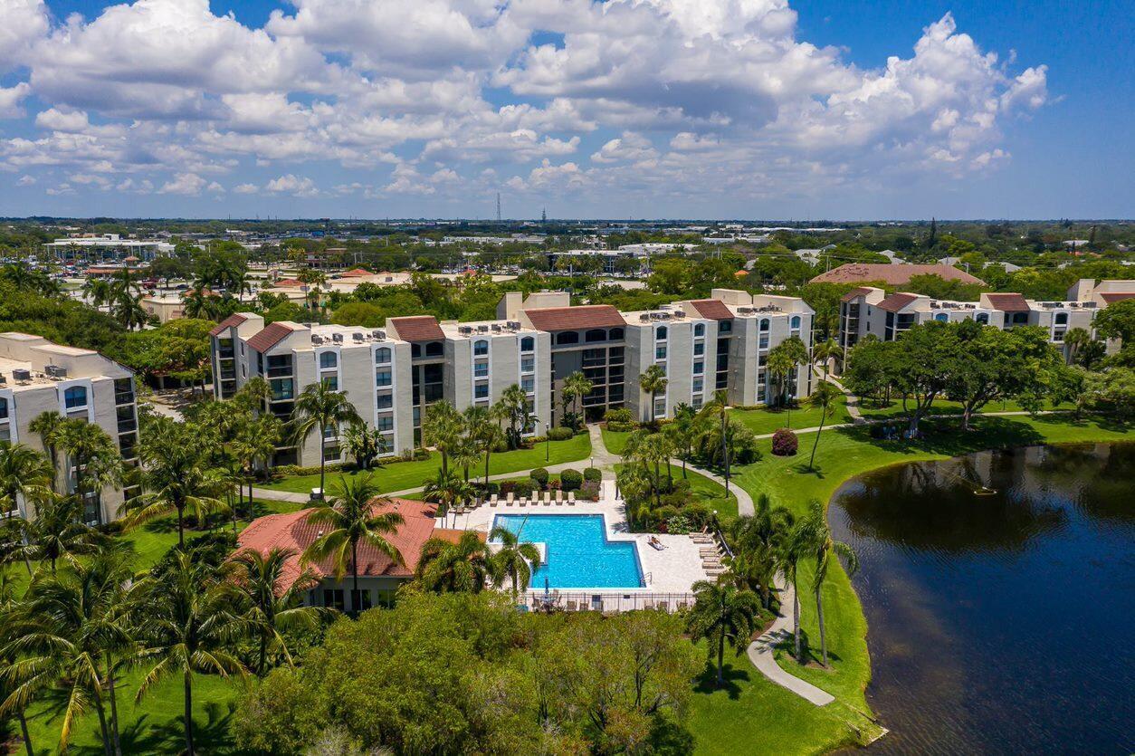 LAKESIDE CONDOMINIUM - Residential Lease