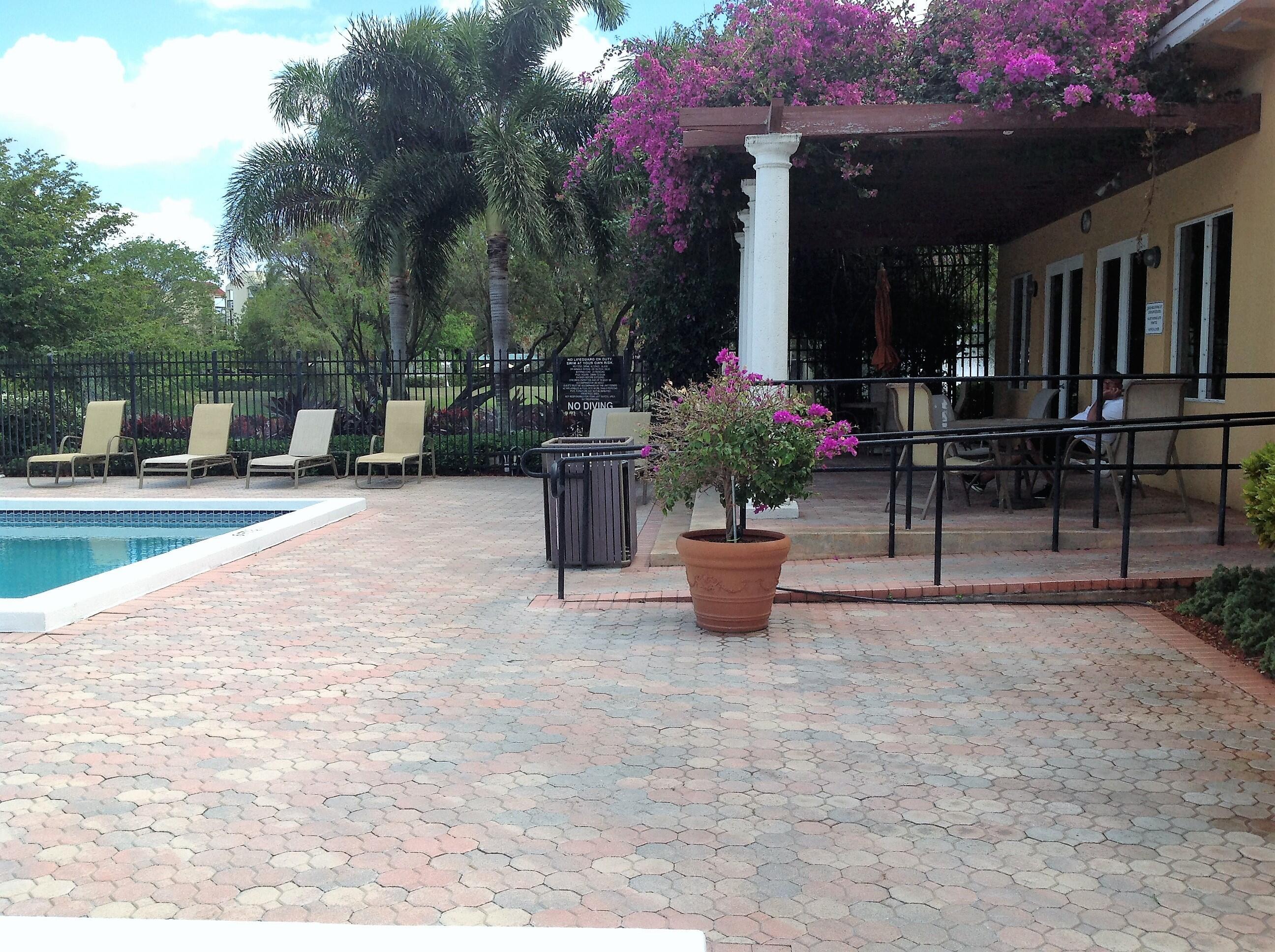 LAKESIDE CONDOMINIUM - Residential Lease