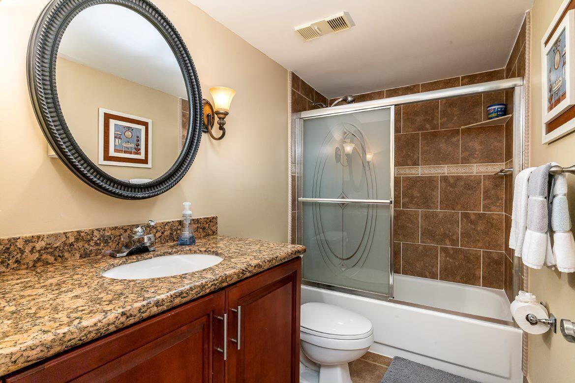 LAKESIDE CONDOMINIUM - Residential Lease