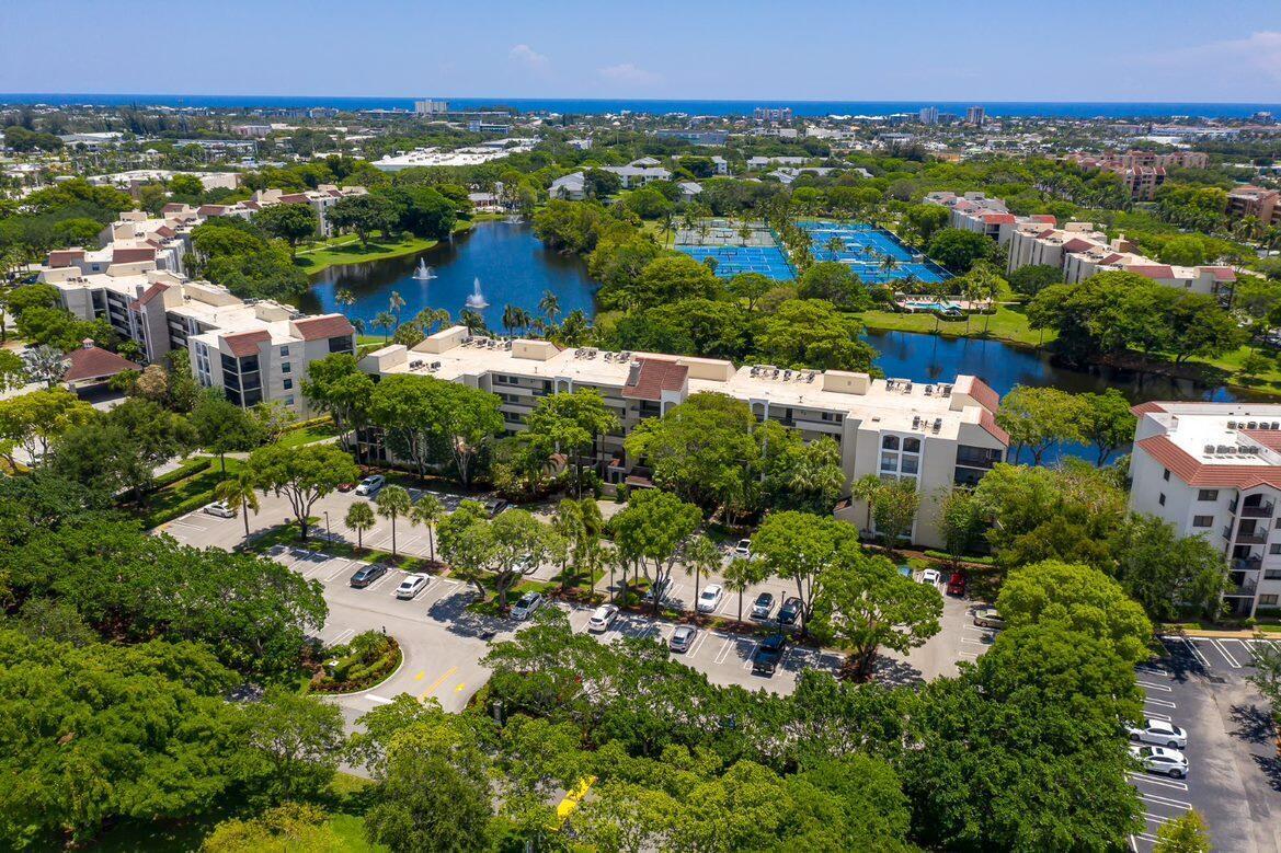 LAKESIDE CONDOMINIUM - Residential Lease
