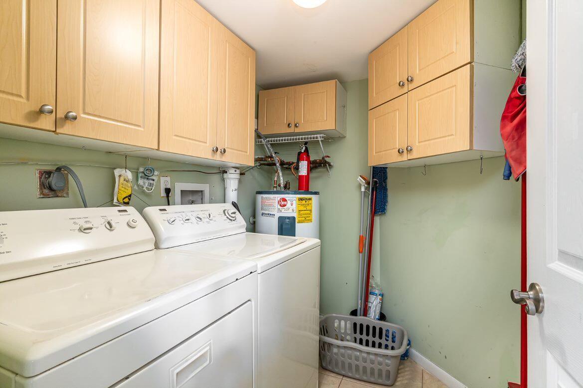 LAKESIDE CONDOMINIUM - Residential Lease
