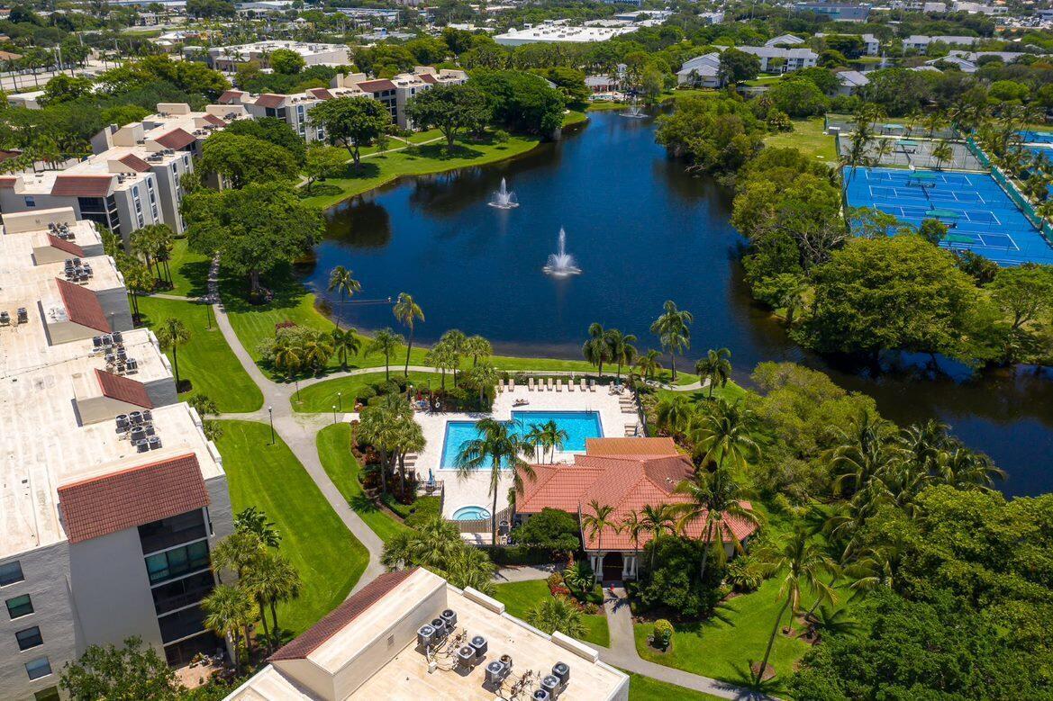 LAKESIDE CONDOMINIUM - Residential Lease
