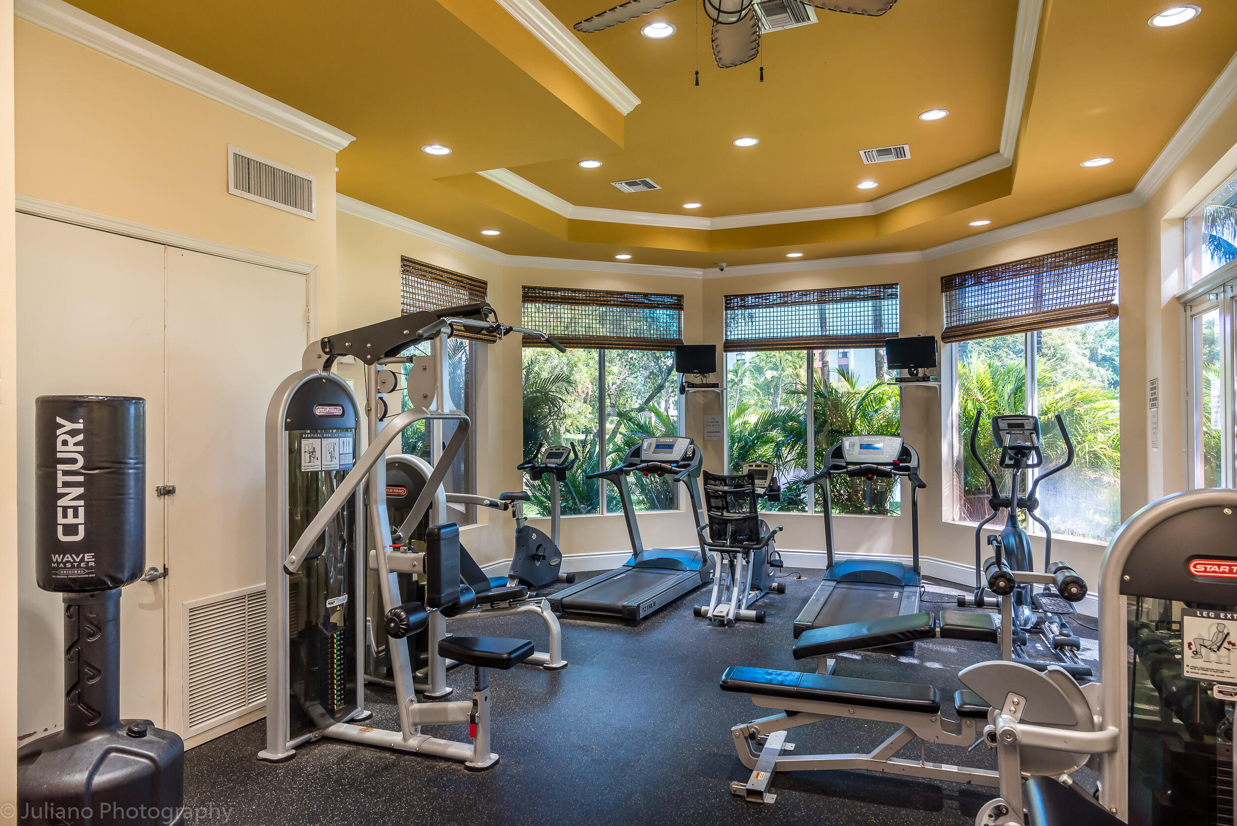 LAKESIDE CONDOMINIUM - Residential Lease