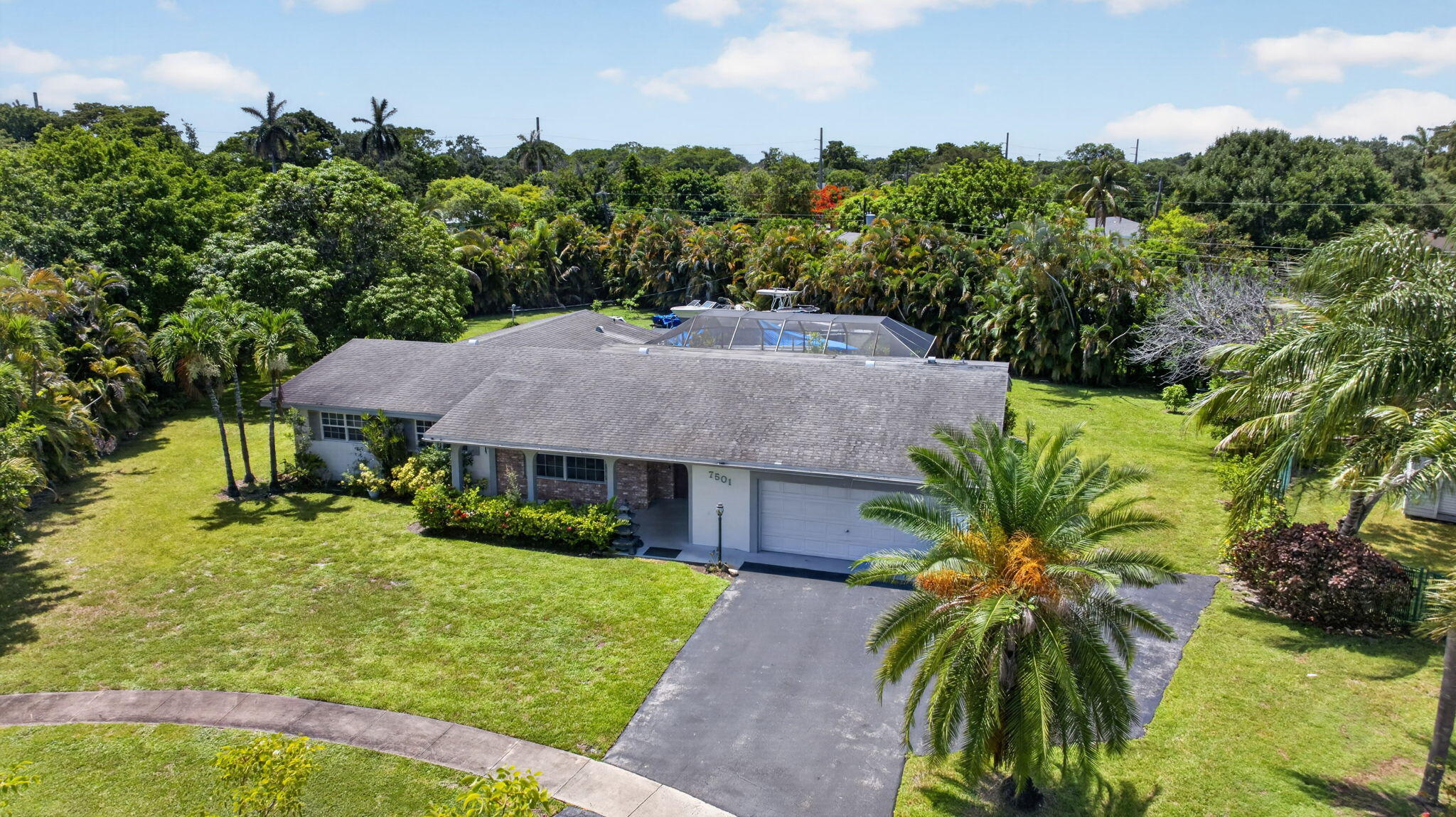 PLANTATIONS SECLUDED GARDENS - Residential