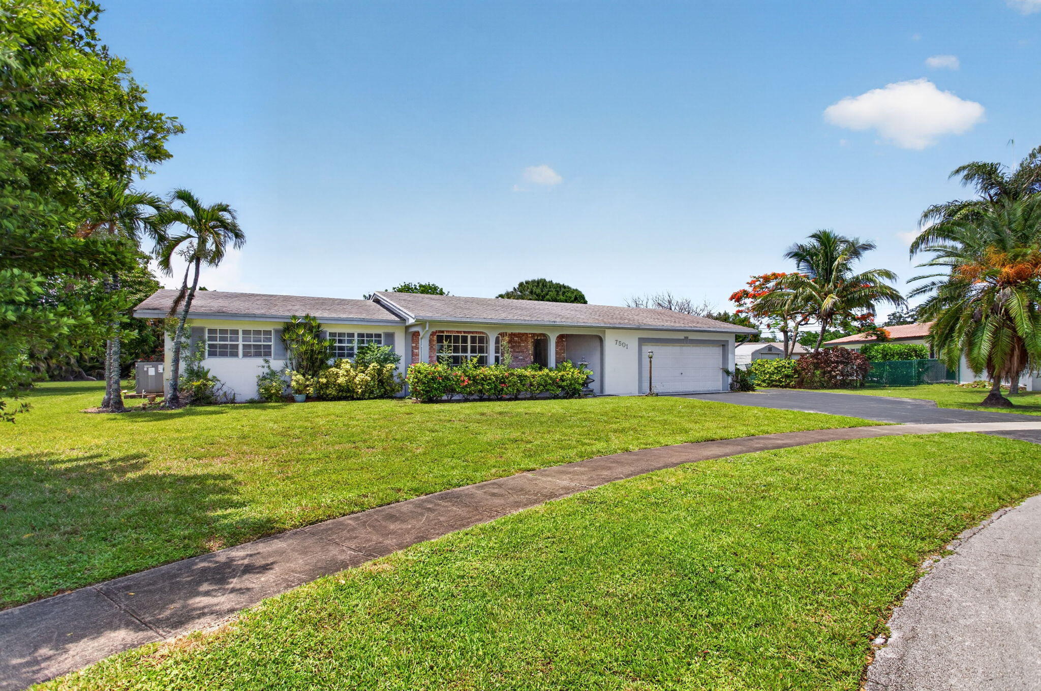 PLANTATIONS SECLUDED GARDENS - Residential