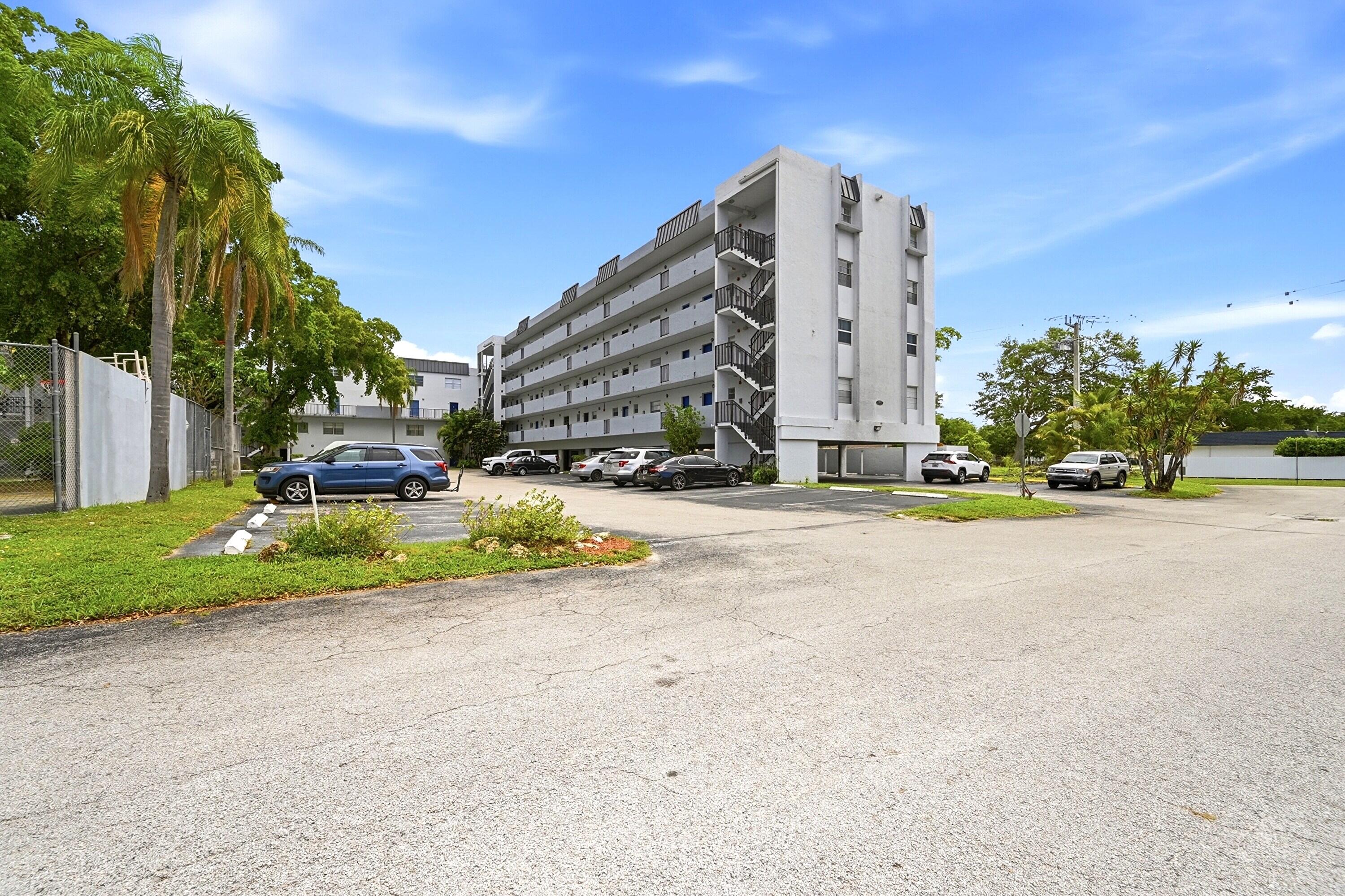 VILLAGE SQUARE CONDO - Residential