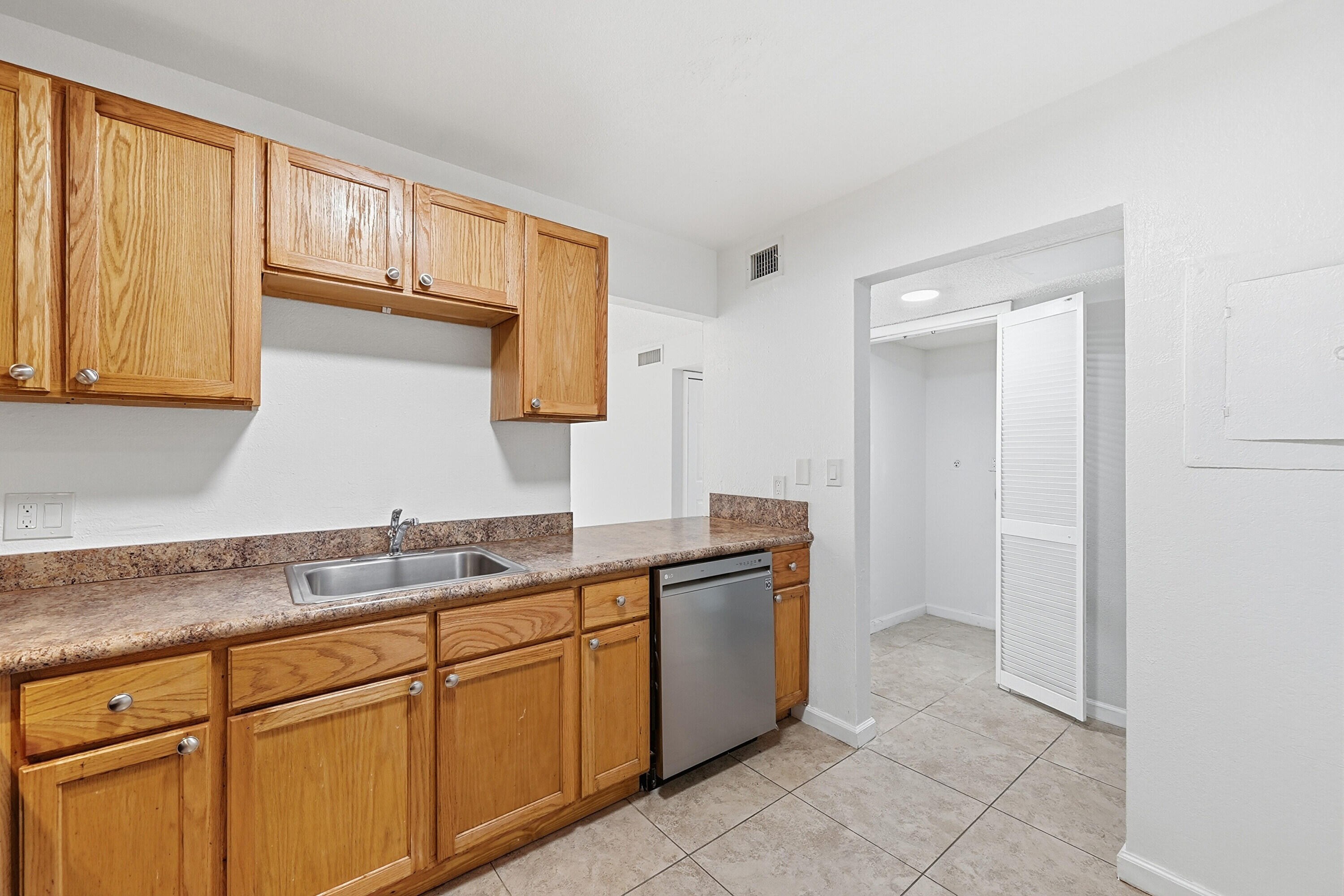 VILLAGE SQUARE CONDO - Residential