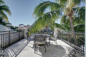 ROYAL PALM YACHT & COUNTRY CLUB - Residential