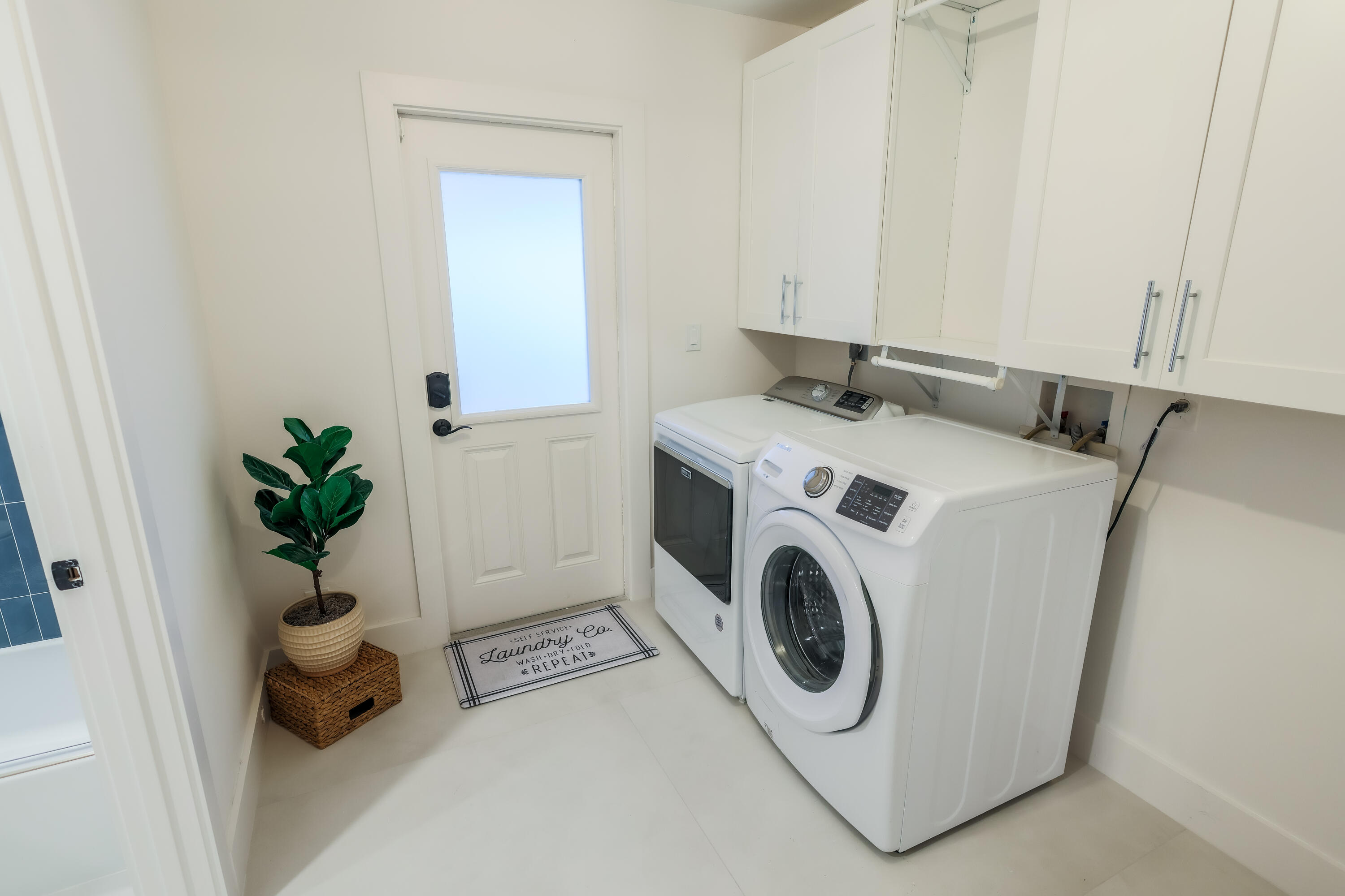 SHERWOOD PARK - Residential Lease