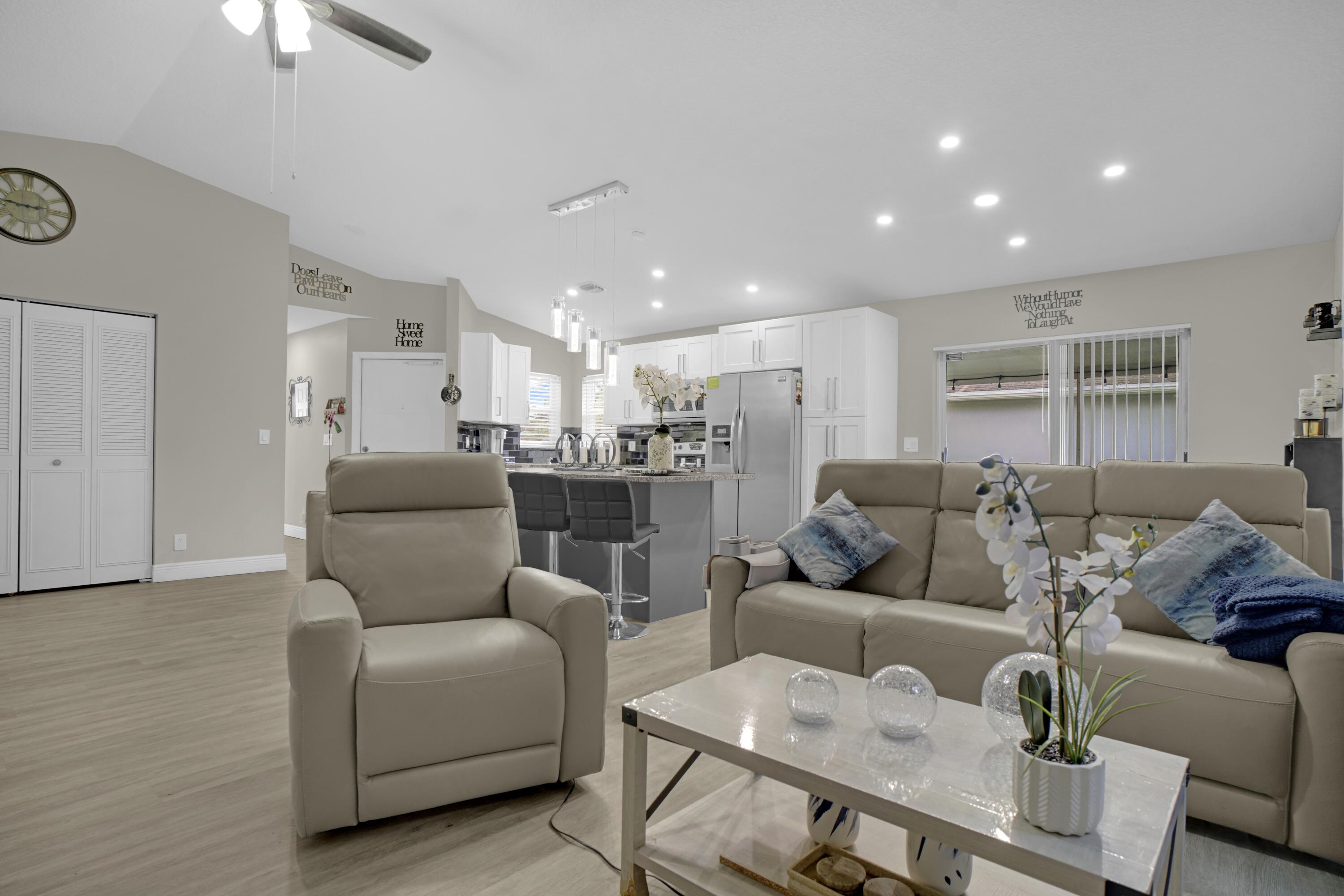PALM CLUB - Residential