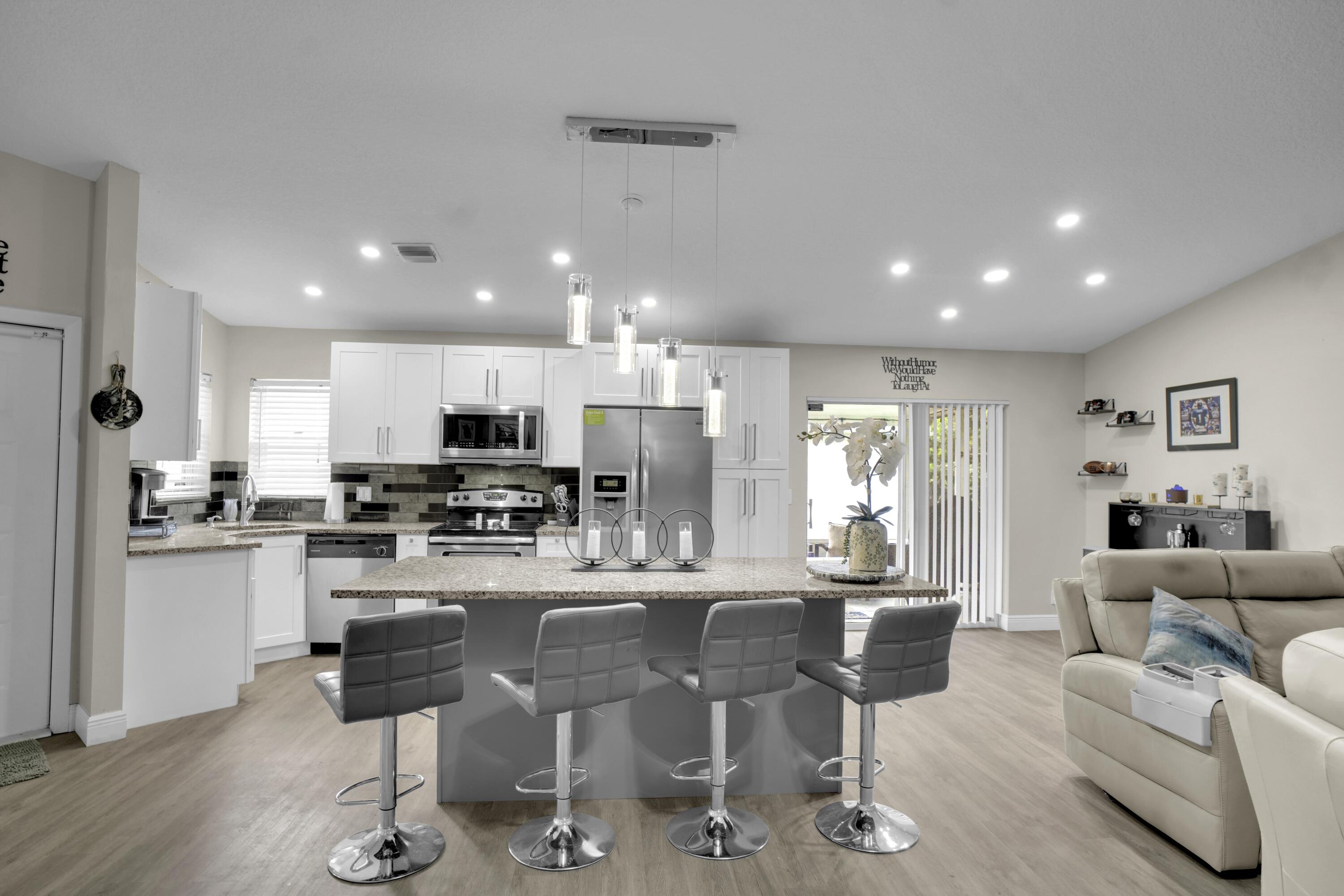 PALM CLUB - Residential