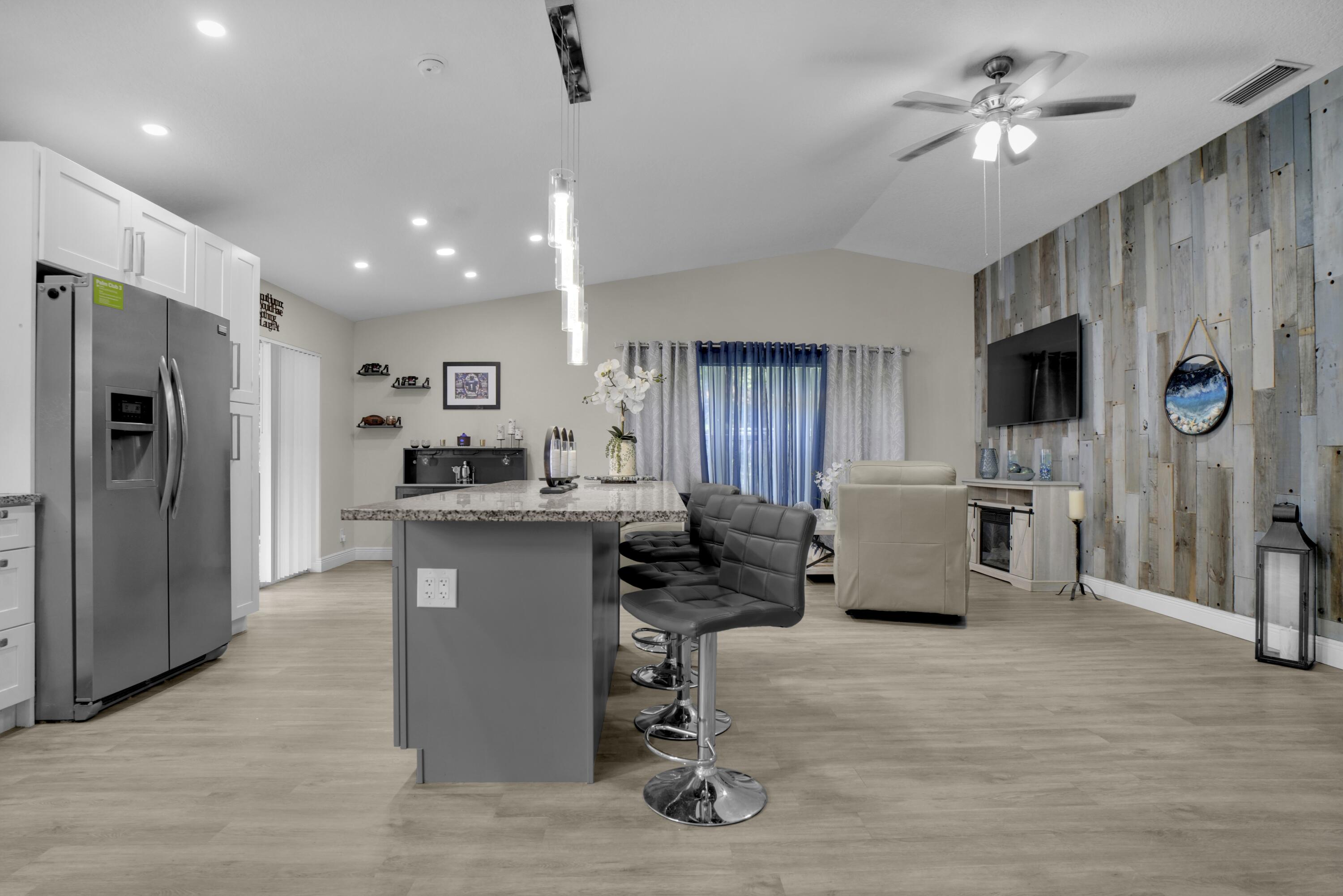 PALM CLUB - Residential