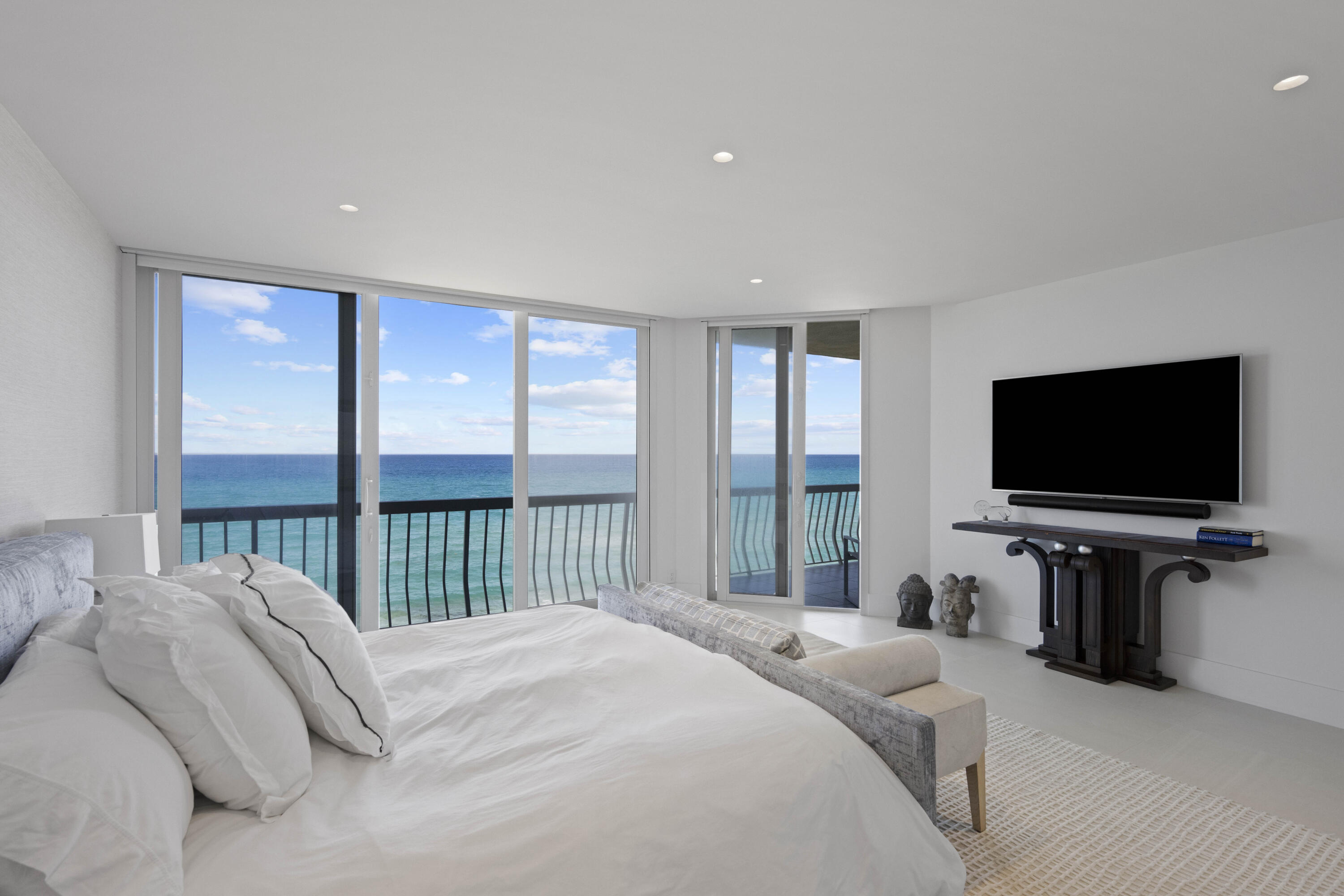 TWENTY ONE HUNDRED CONDO - Residential
