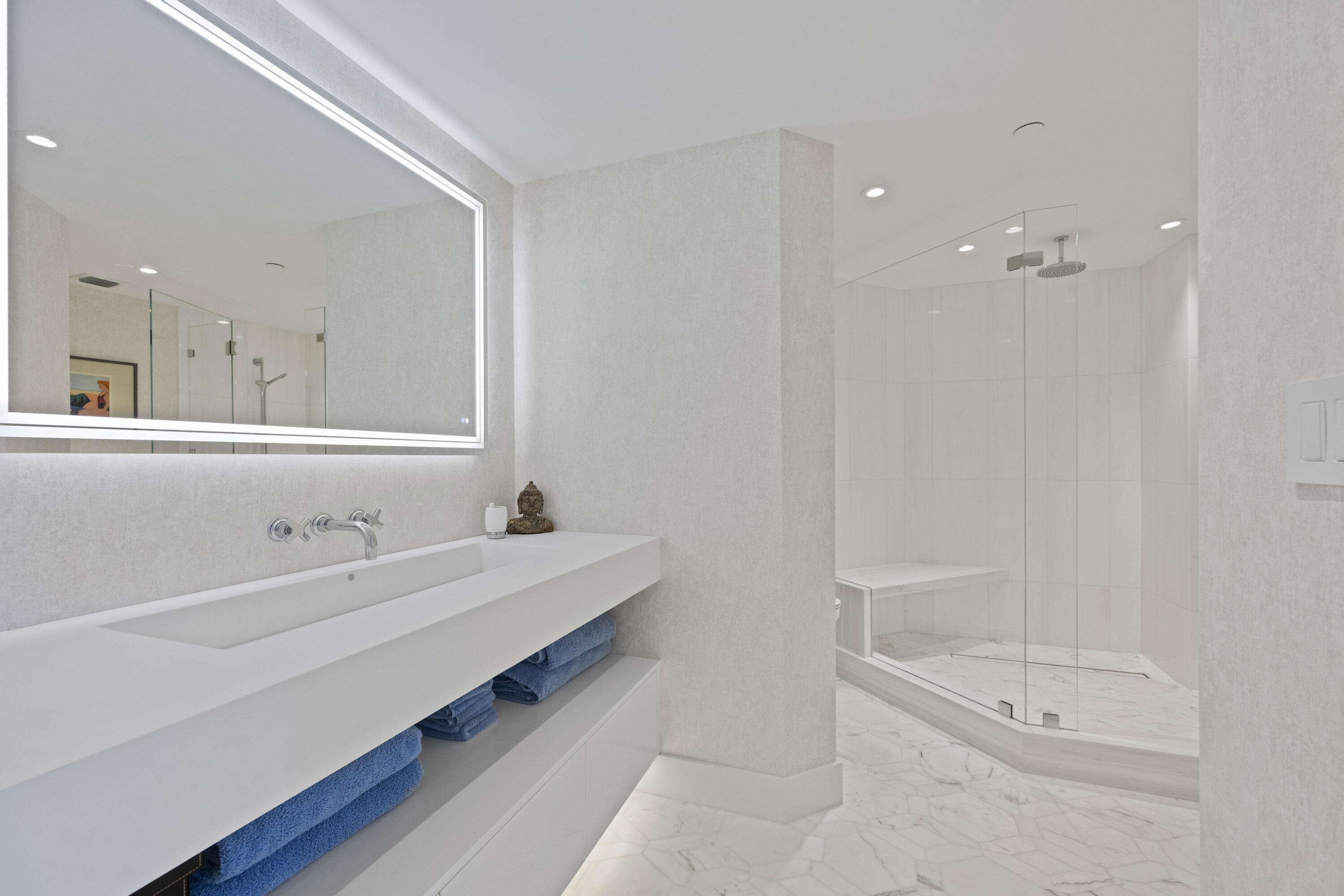 TWENTY ONE HUNDRED CONDO - Residential