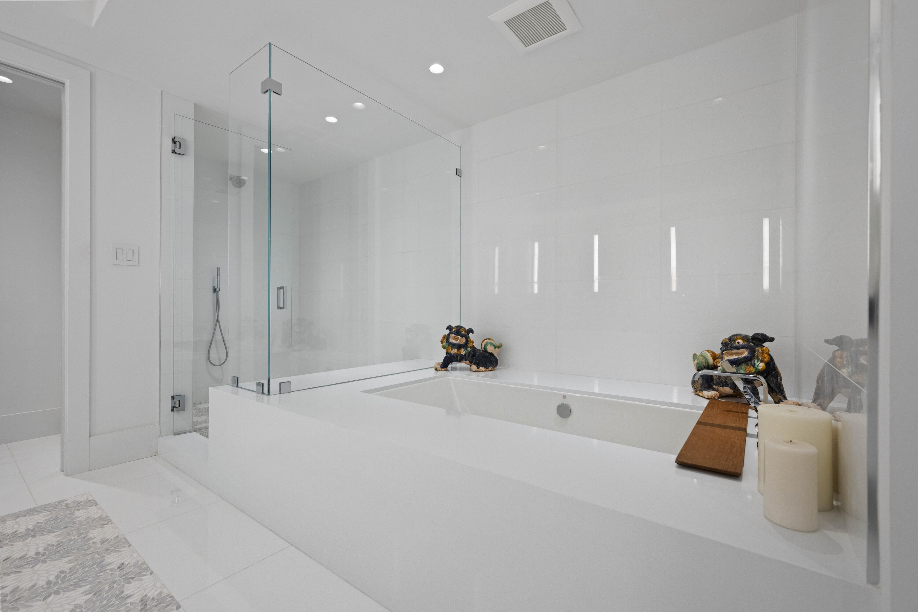 TWENTY ONE HUNDRED CONDO - Residential