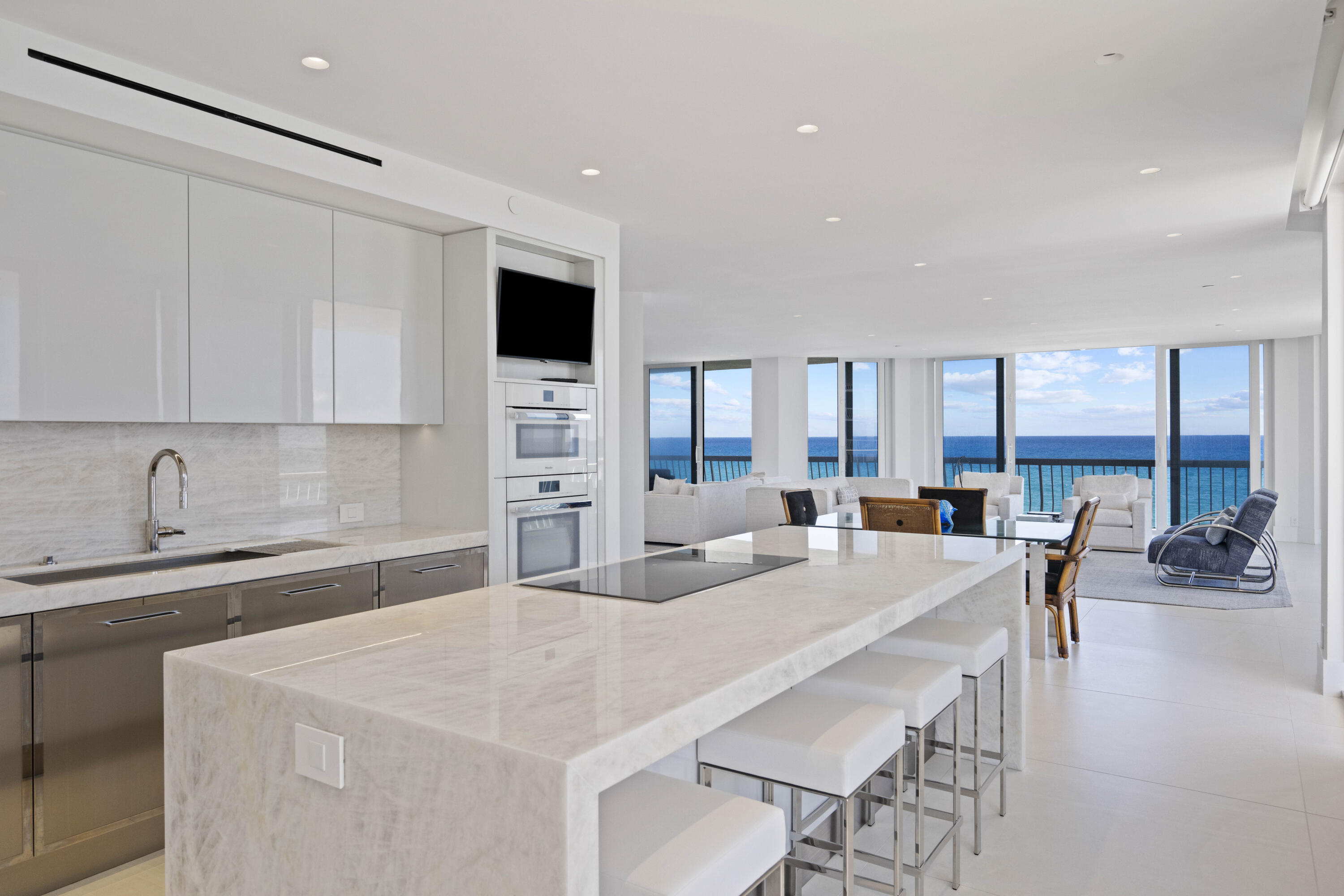 TWENTY ONE HUNDRED CONDO - Residential