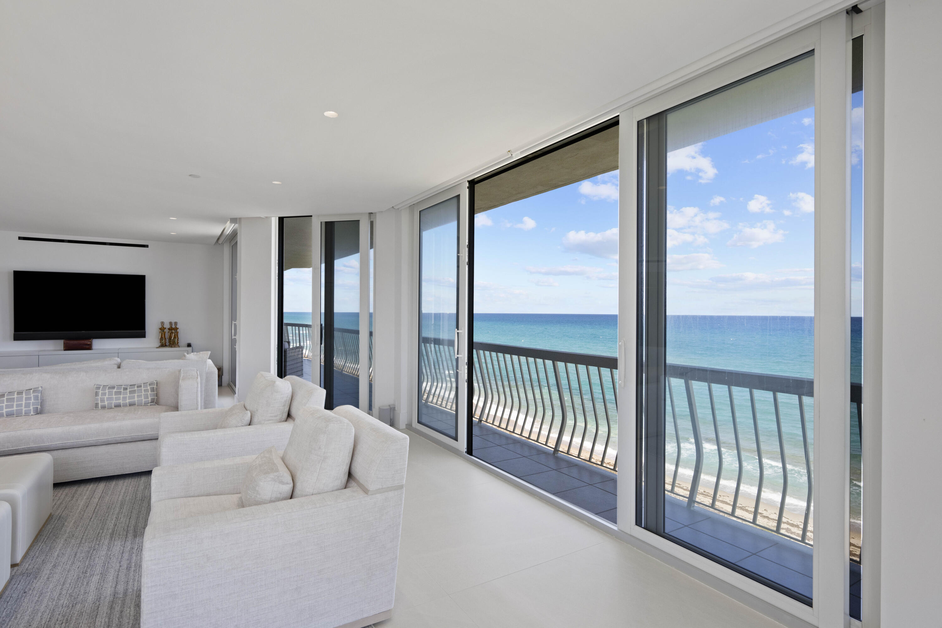 TWENTY ONE HUNDRED CONDO - Residential