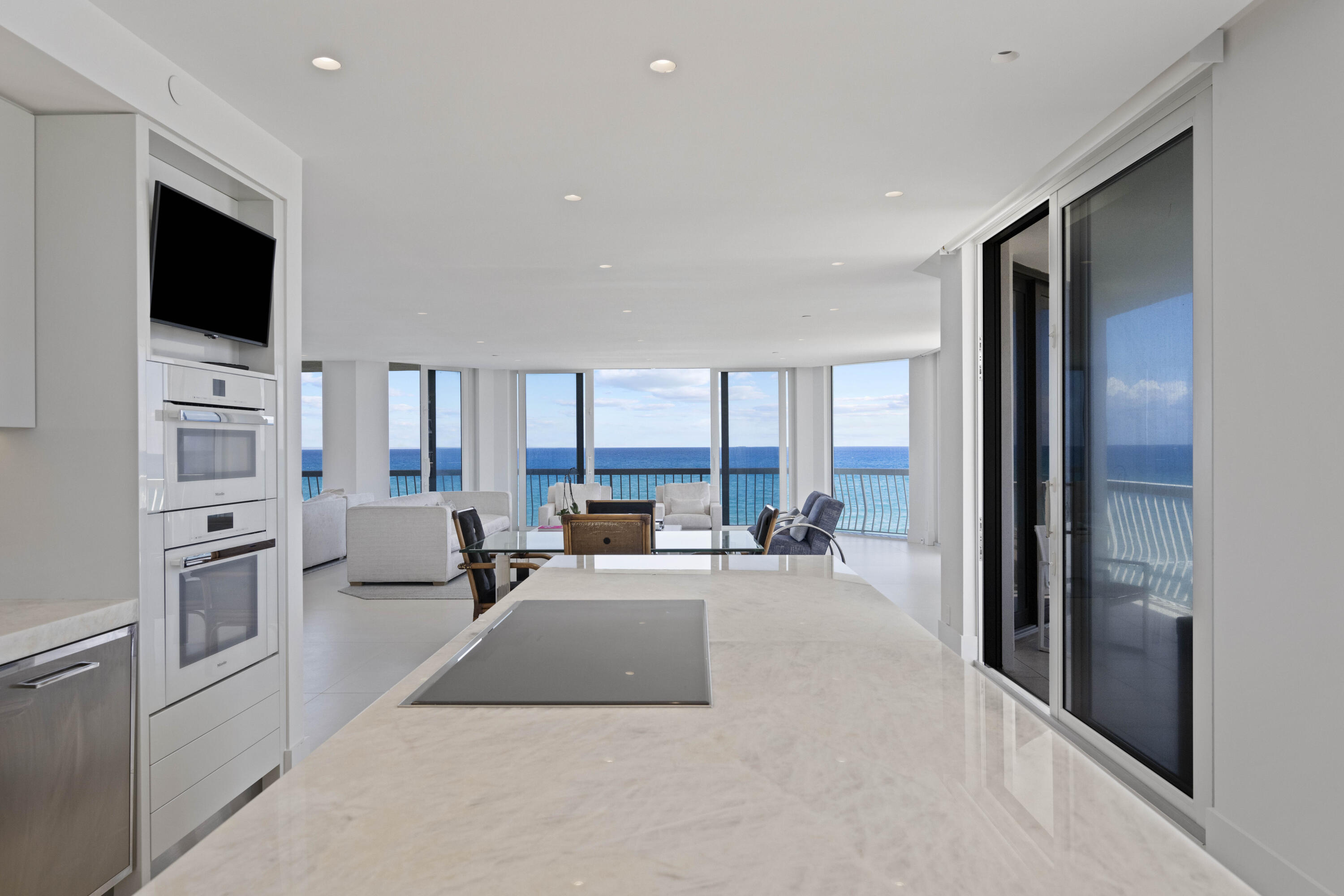 TWENTY ONE HUNDRED CONDO - Residential