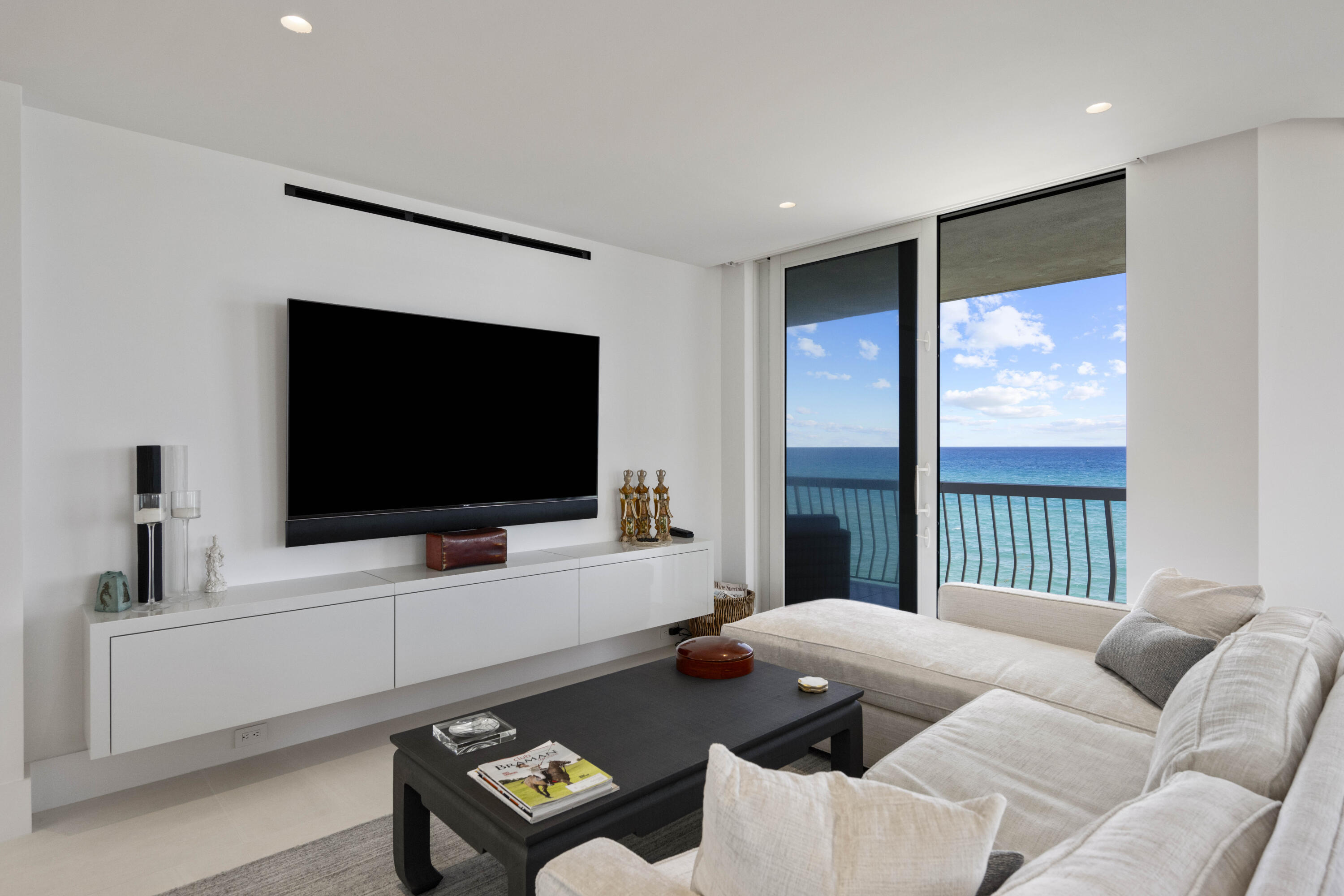 TWENTY ONE HUNDRED CONDO - Residential