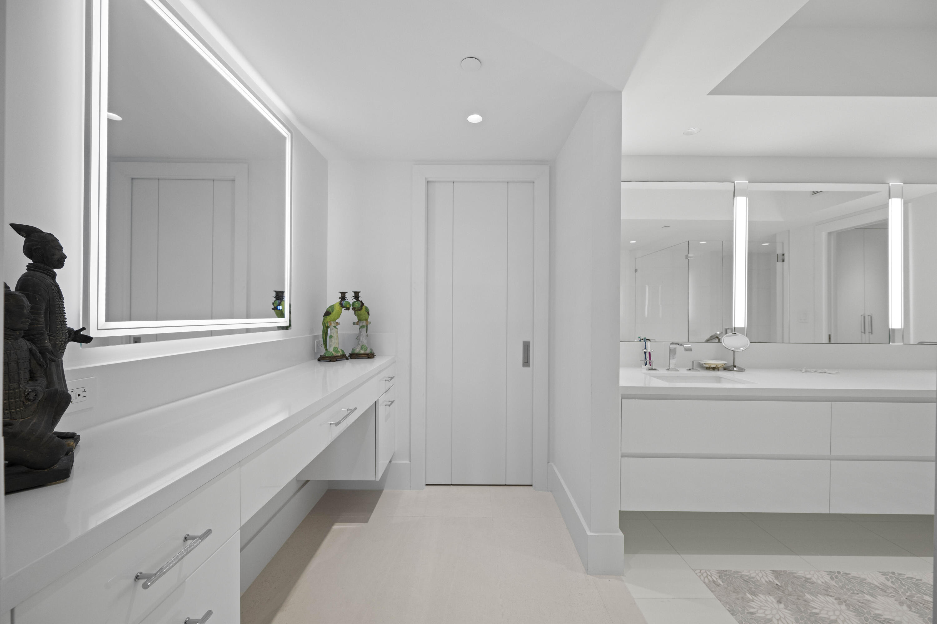 TWENTY ONE HUNDRED CONDO - Residential