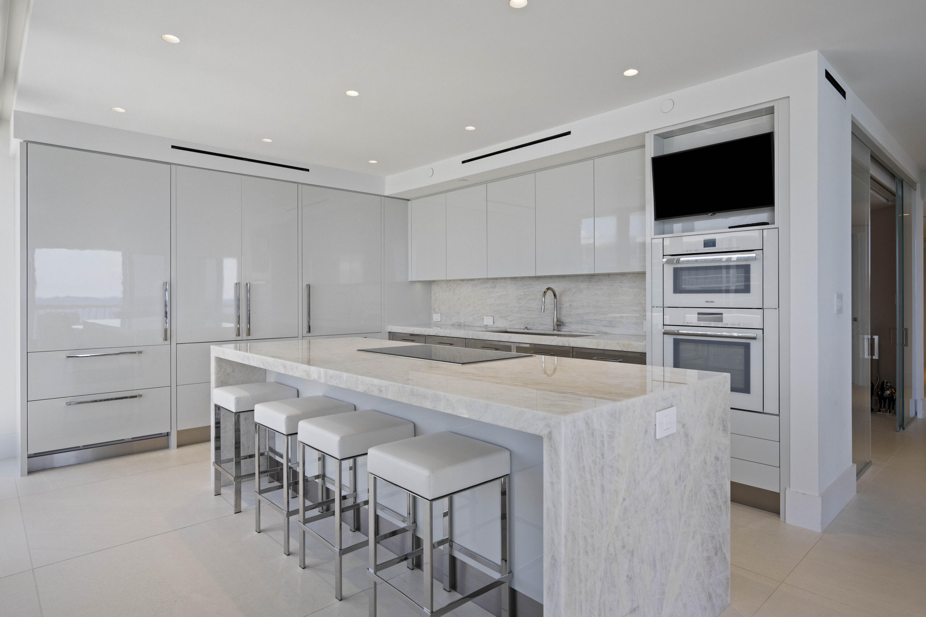 TWENTY ONE HUNDRED CONDO - Residential