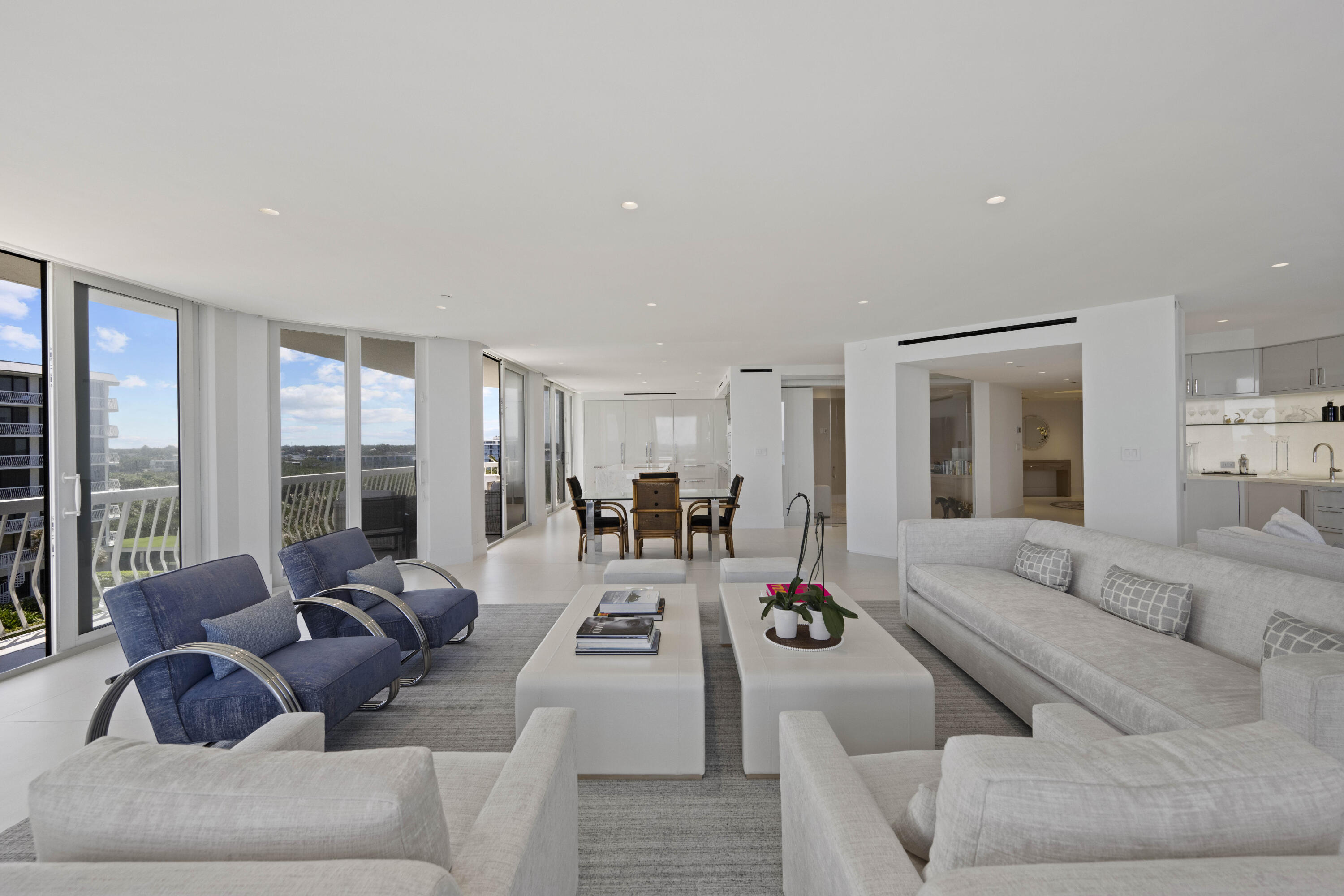 TWENTY ONE HUNDRED CONDO - Residential