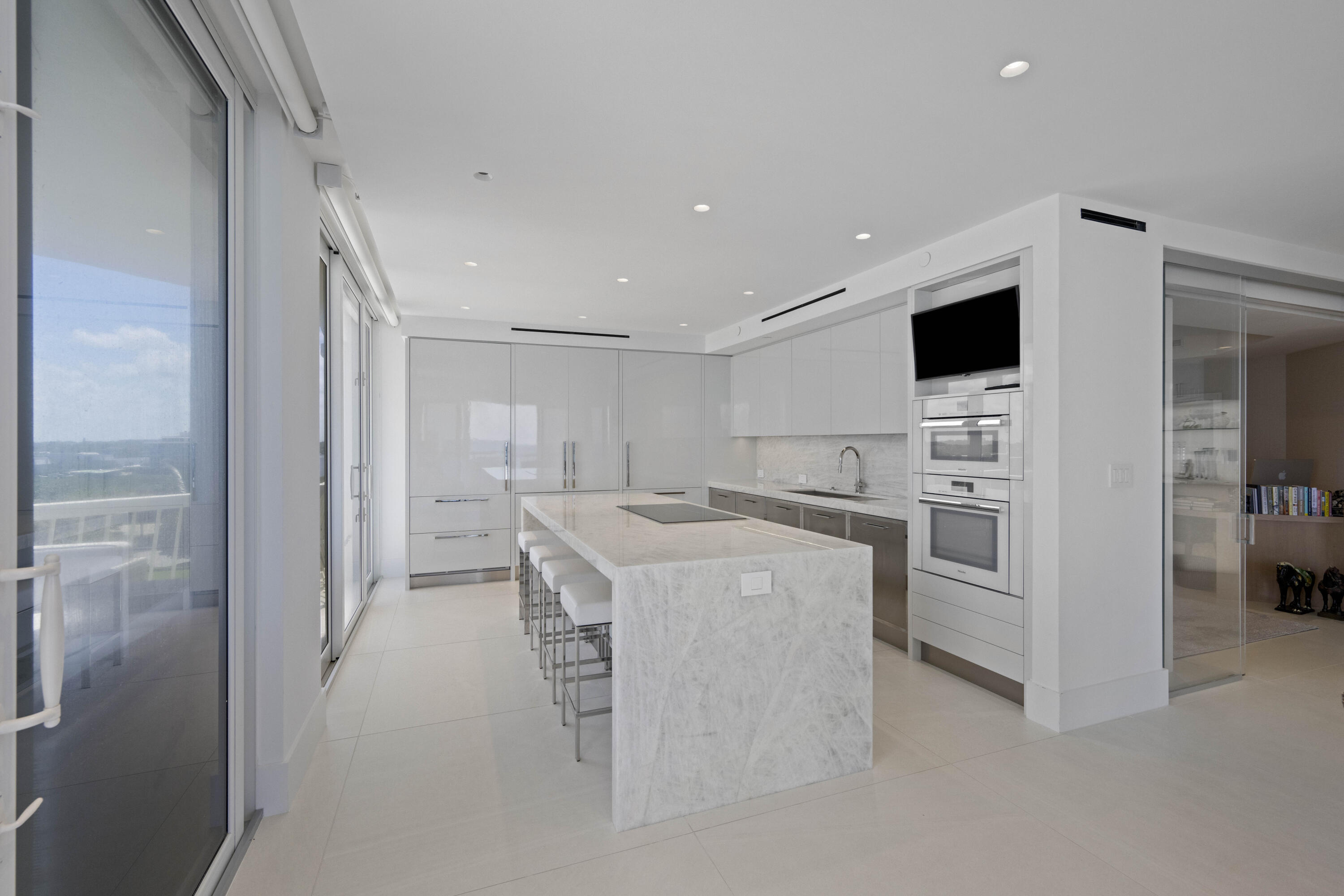 TWENTY ONE HUNDRED CONDO - Residential