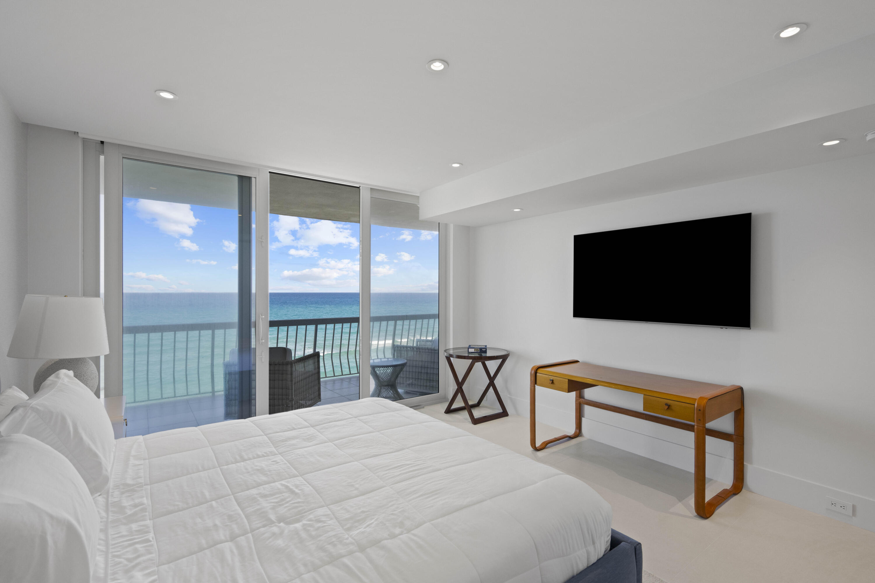 TWENTY ONE HUNDRED CONDO - Residential