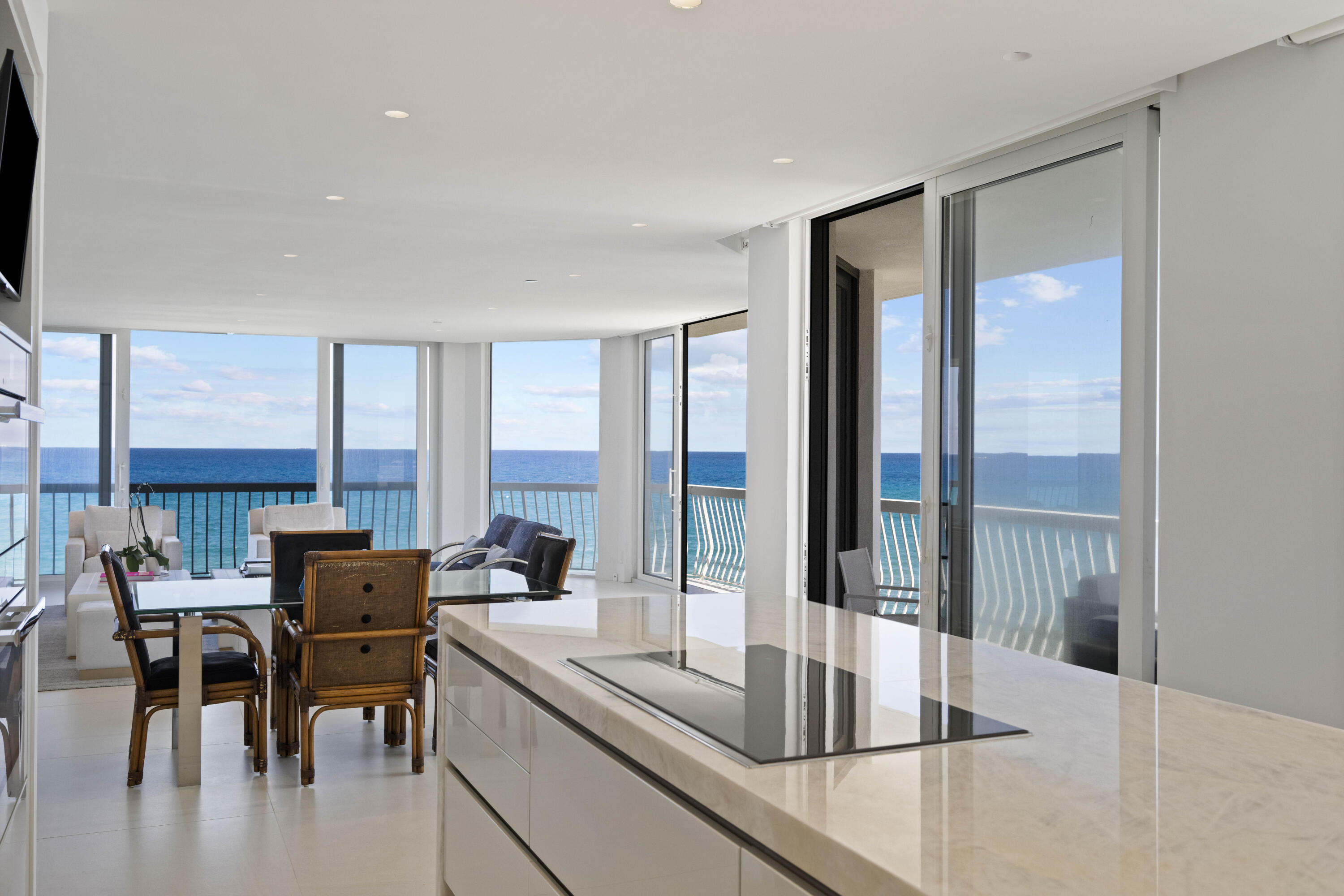 TWENTY ONE HUNDRED CONDO - Residential