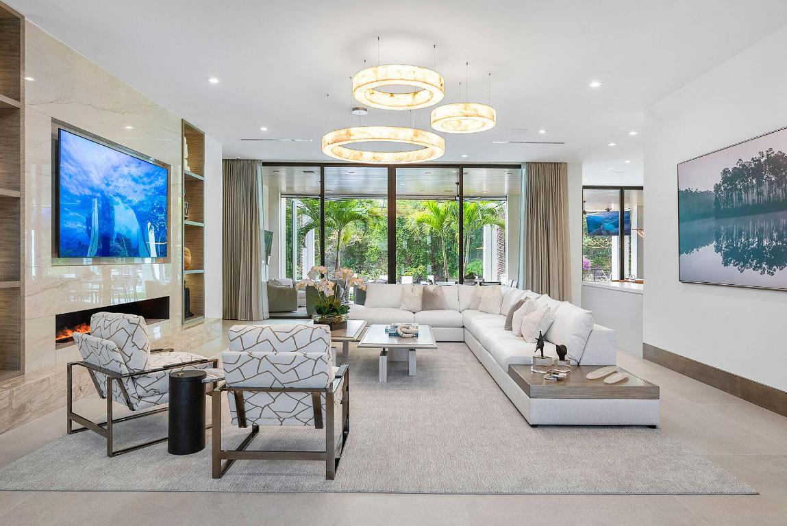 ROYAL PALM YACHT & COUNTRY CLUB - Residential