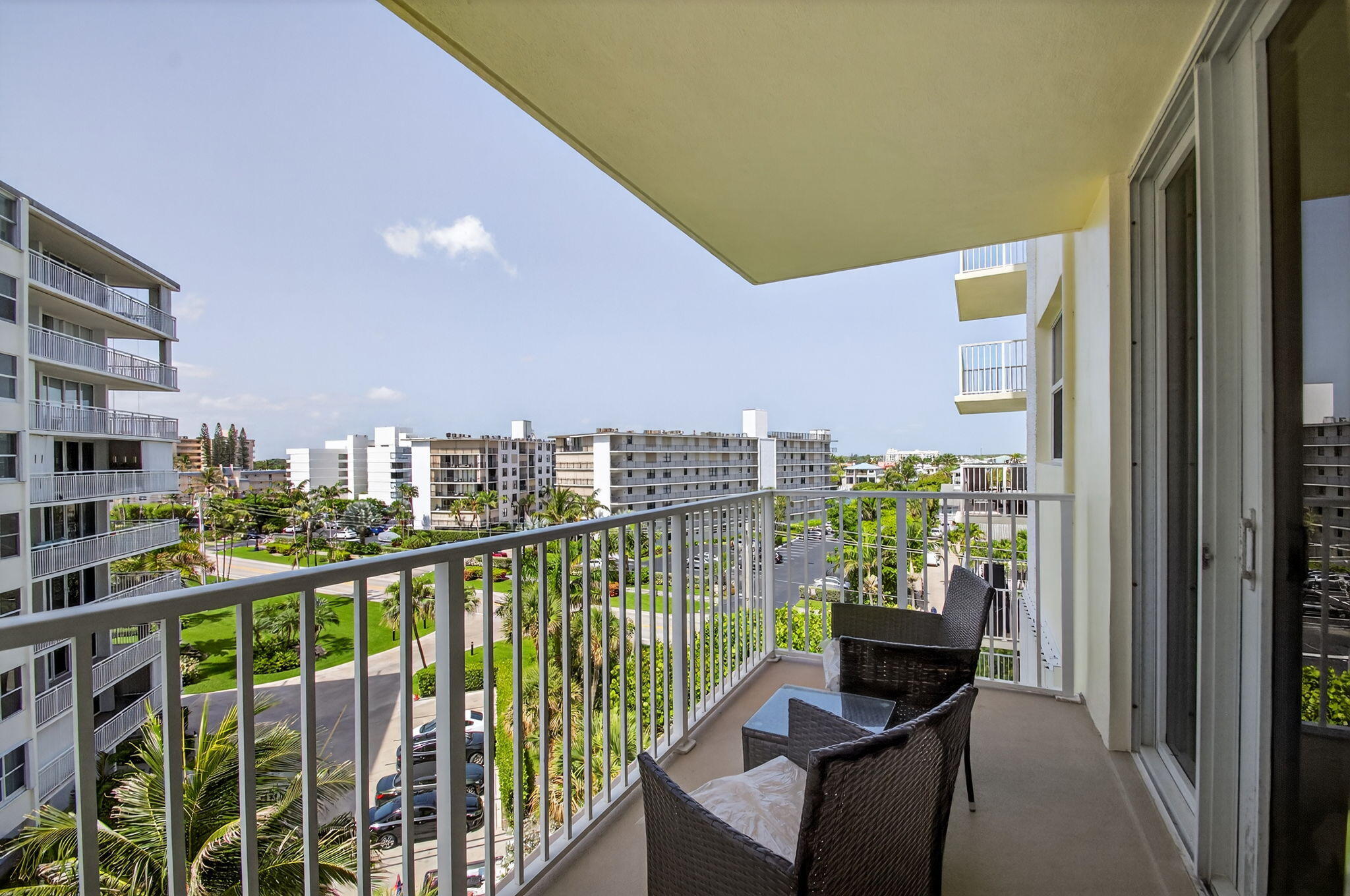 LE CHATEAU ROYAL CONDO - Residential