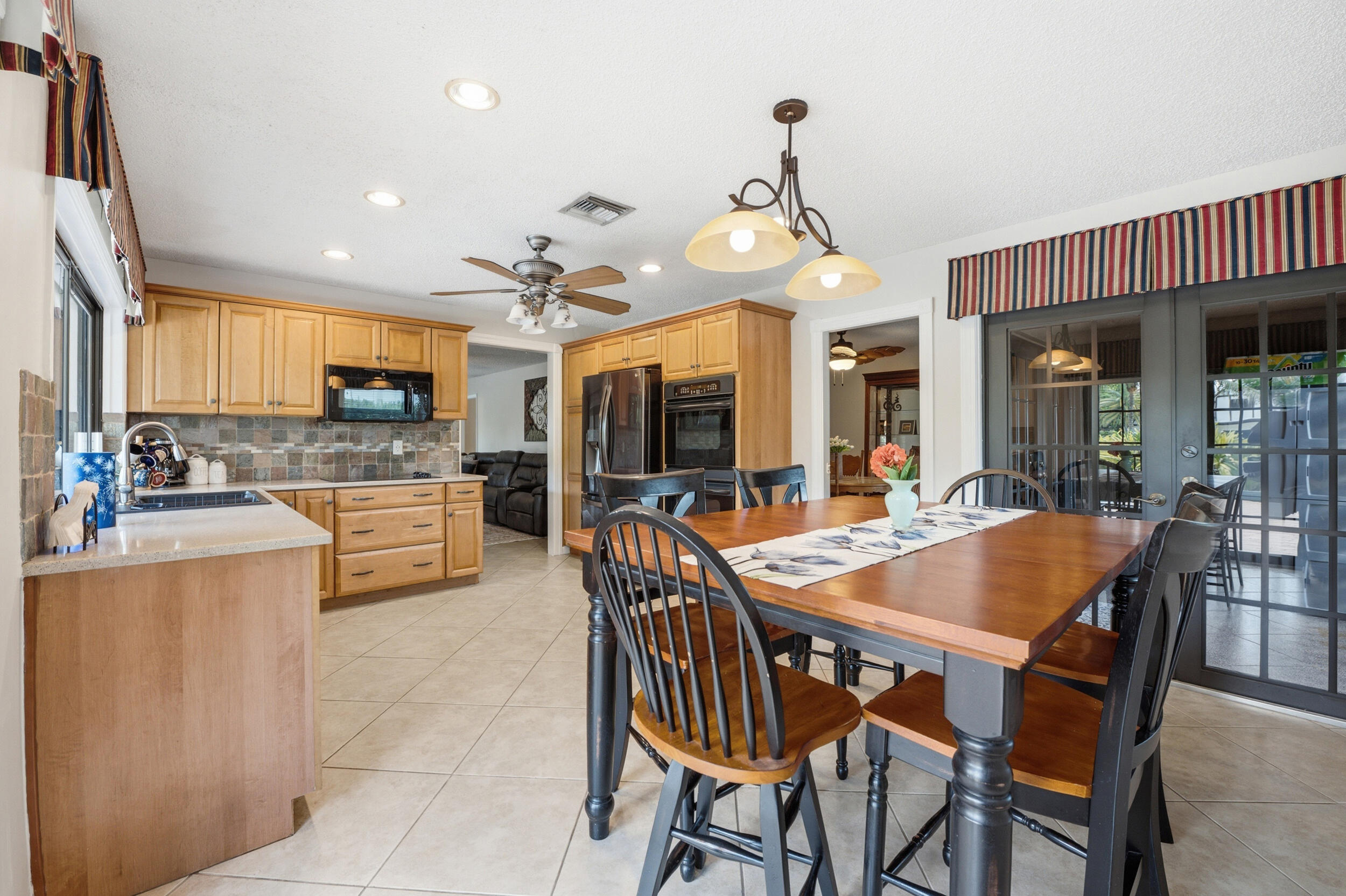 MAPLEWOOD - Residential