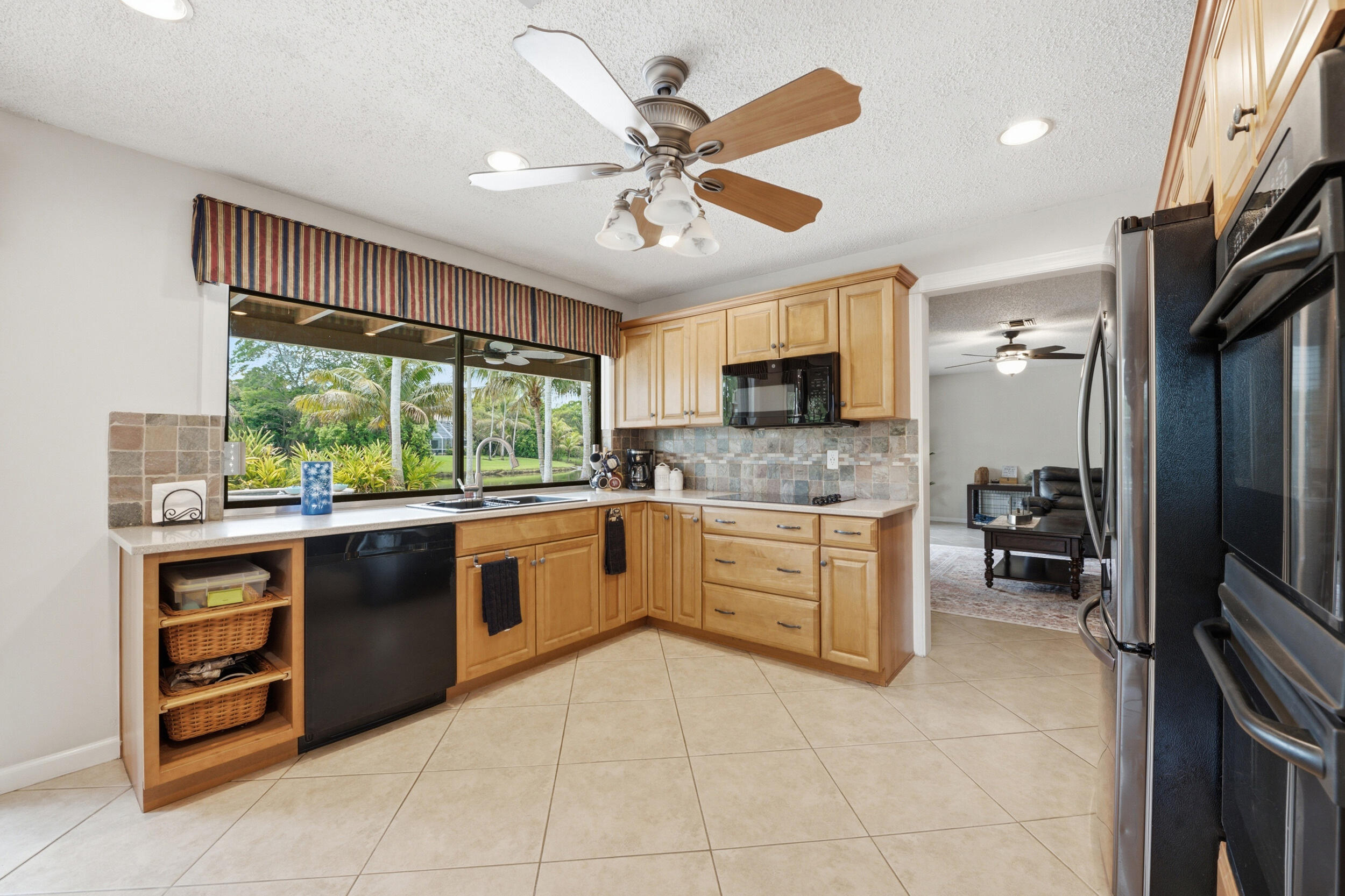 MAPLEWOOD - Residential