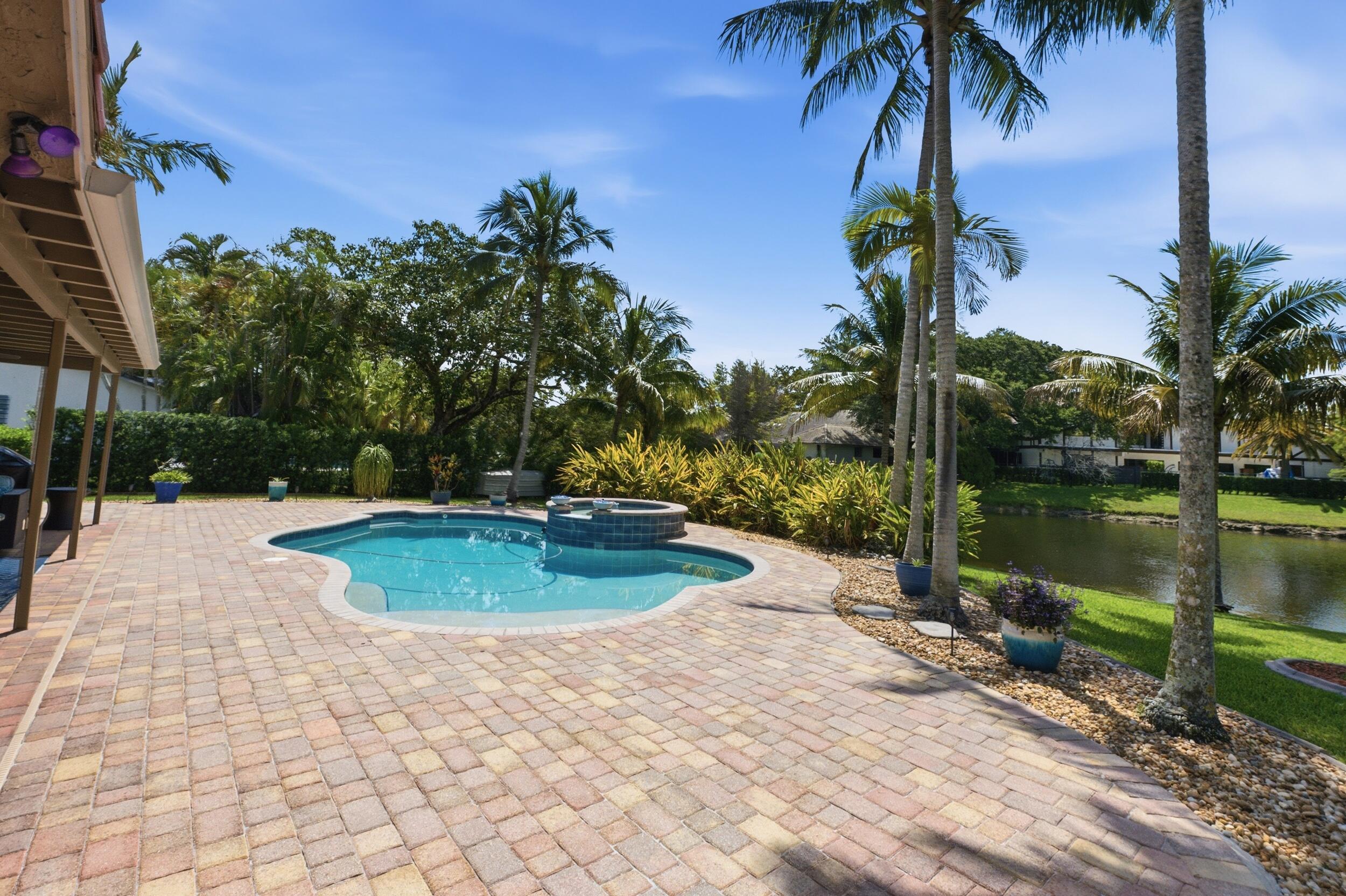 MAPLEWOOD - Residential
