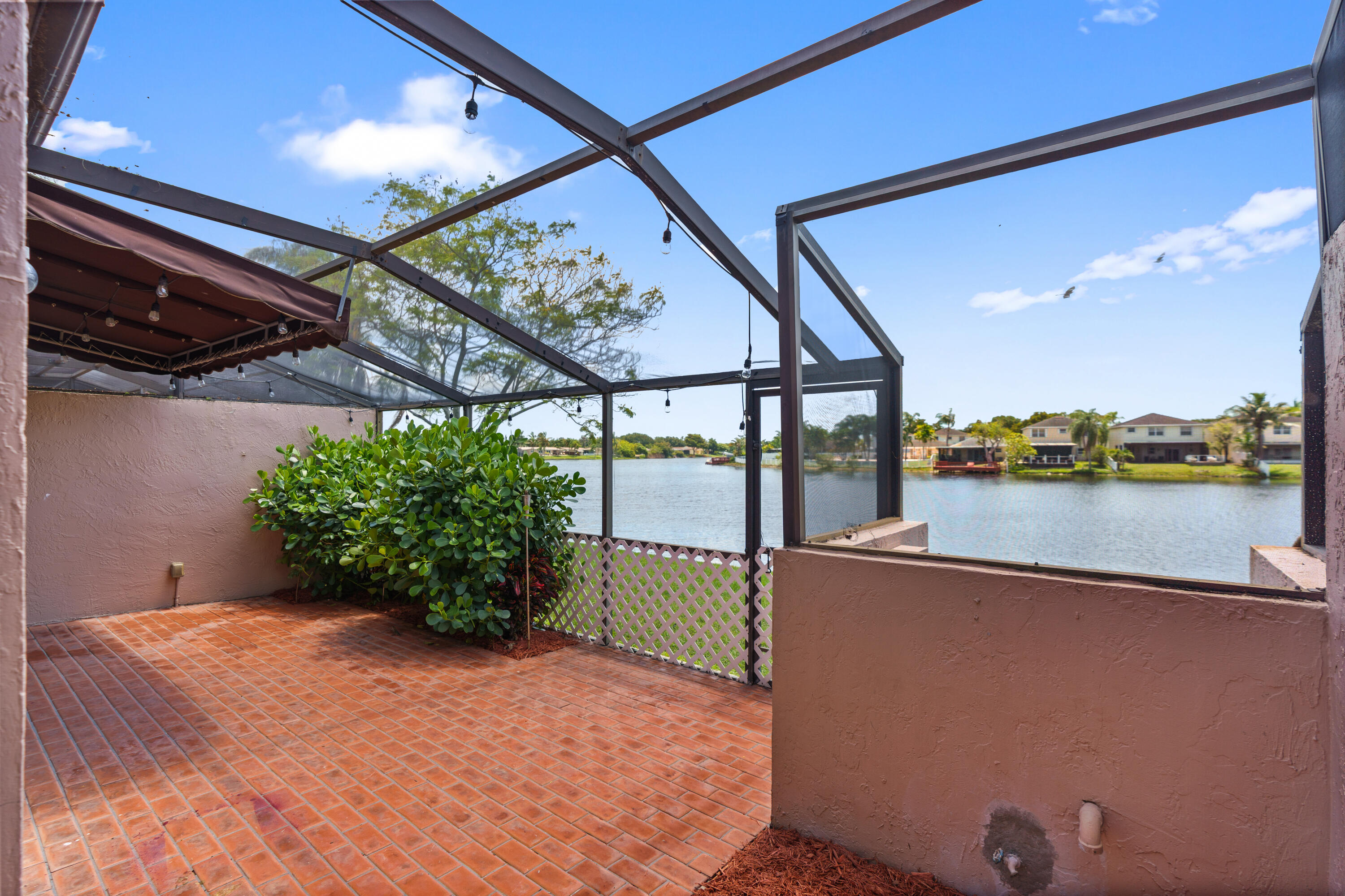 PEMBROKE LAKES SECTION SEVEN - Residential