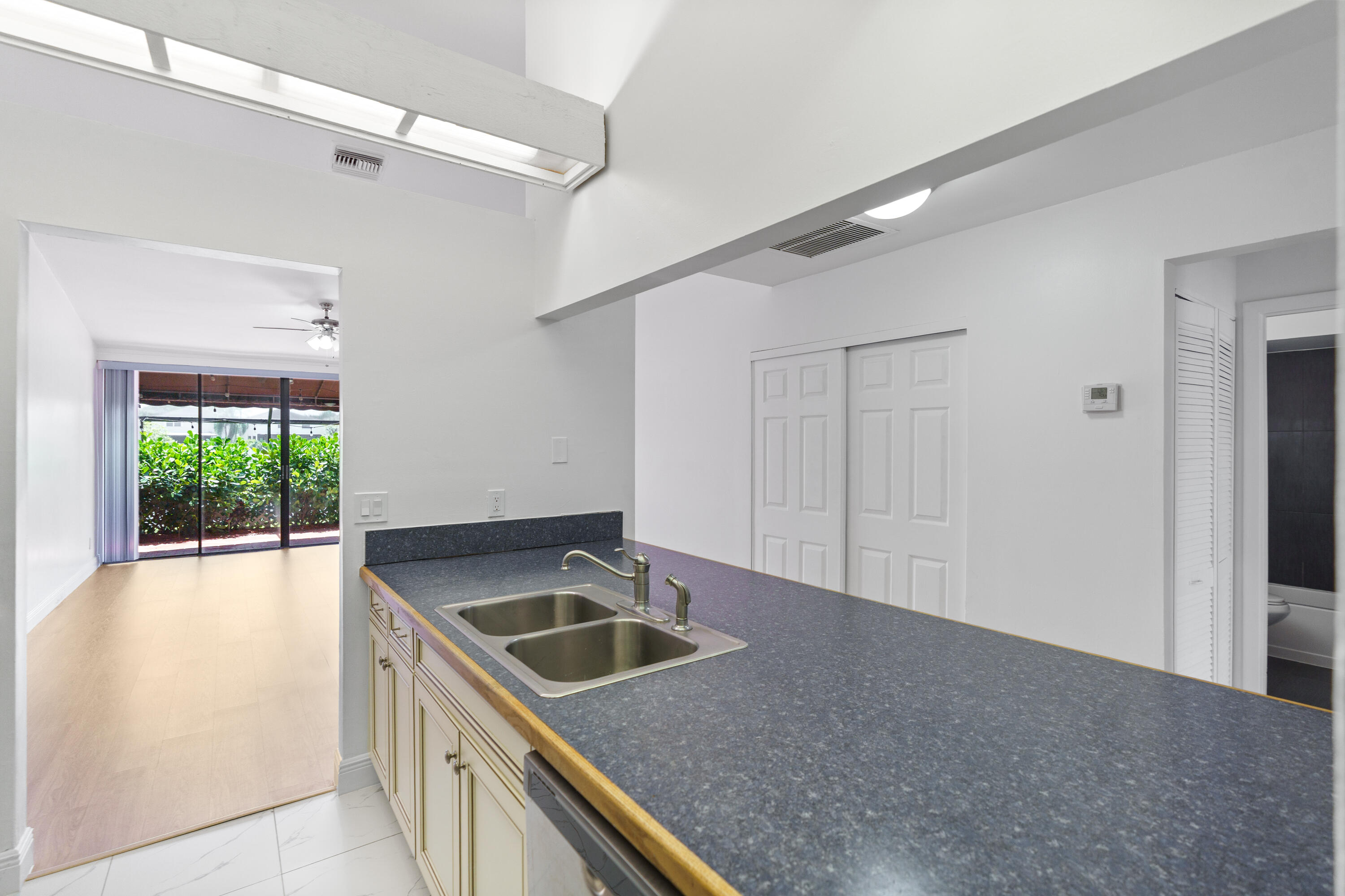 PEMBROKE LAKES SECTION SEVEN - Residential