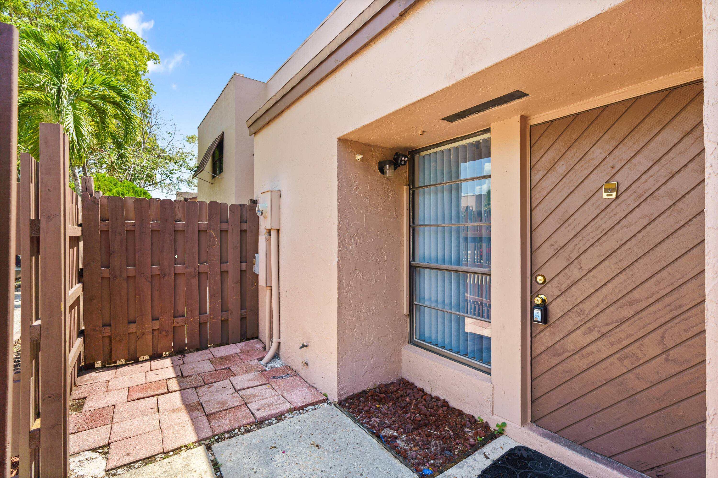 PEMBROKE LAKES SECTION SEVEN - Residential
