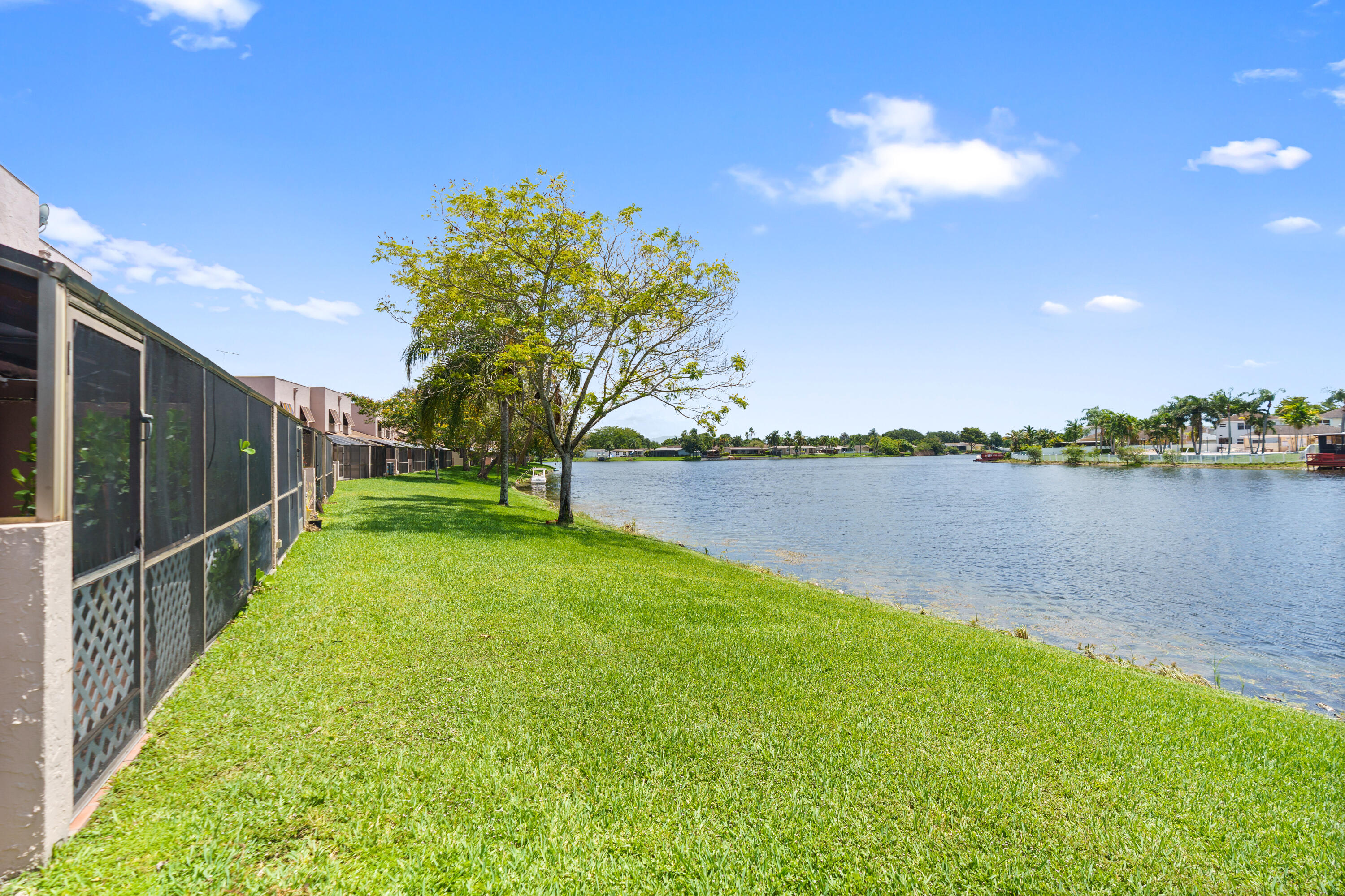 PEMBROKE LAKES SECTION SEVEN - Residential