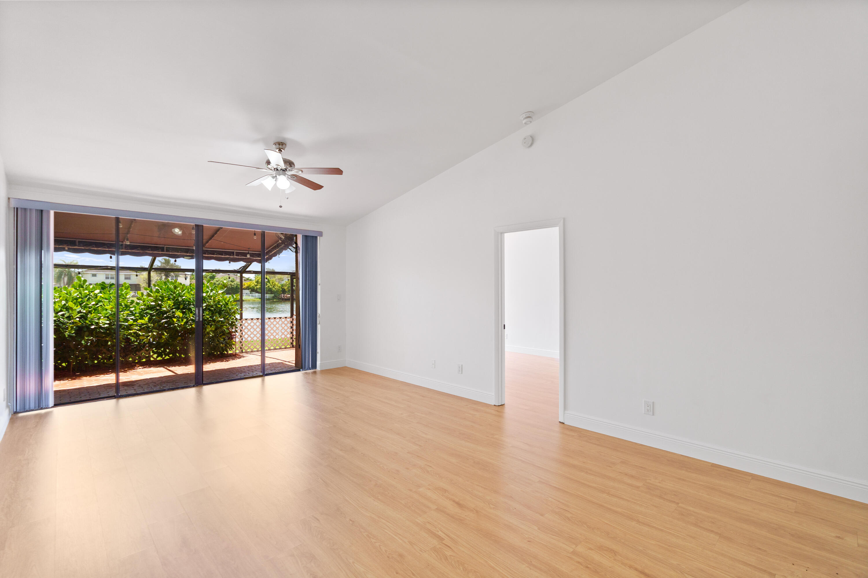 PEMBROKE LAKES SECTION SEVEN - Residential