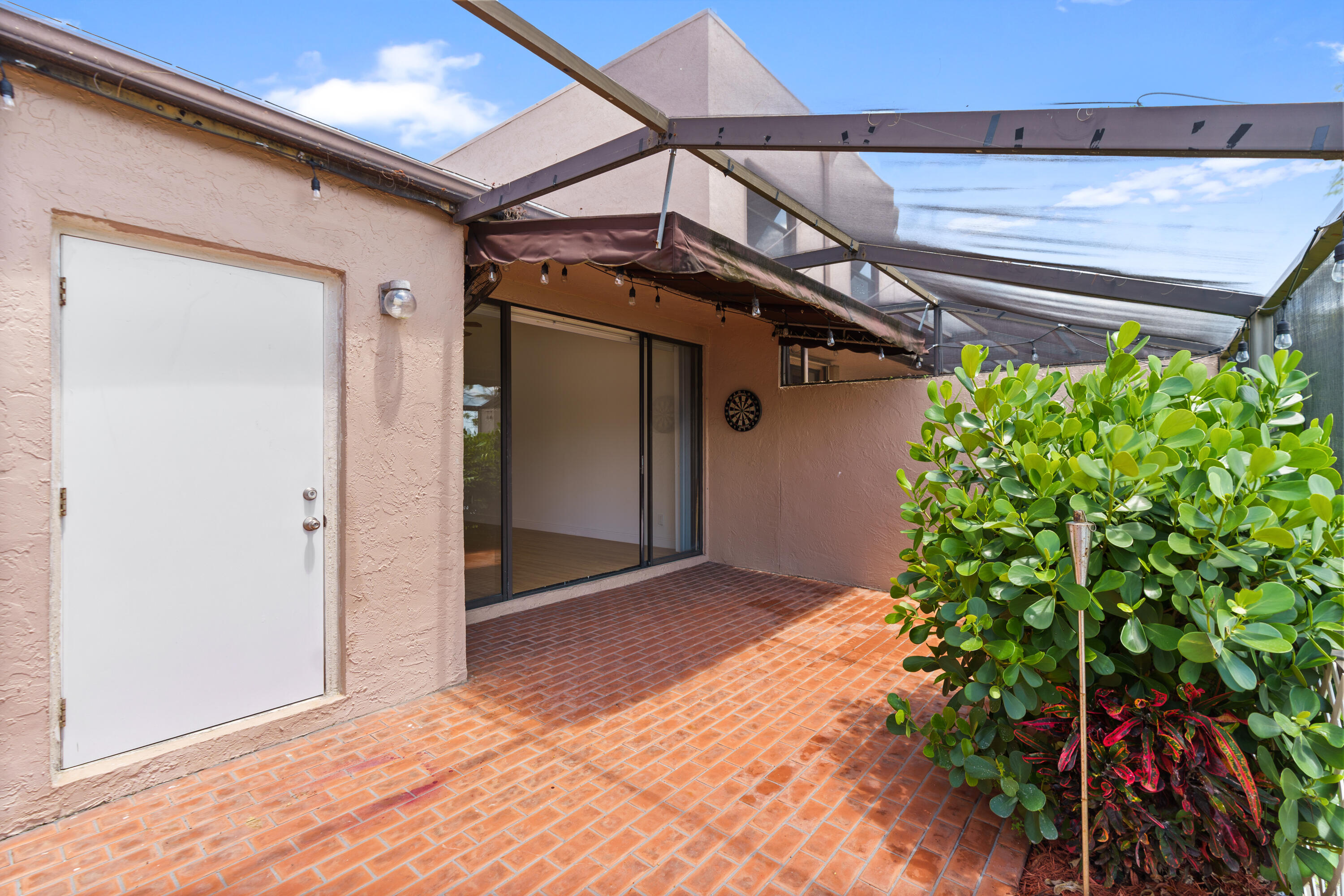 PEMBROKE LAKES SECTION SEVEN - Residential