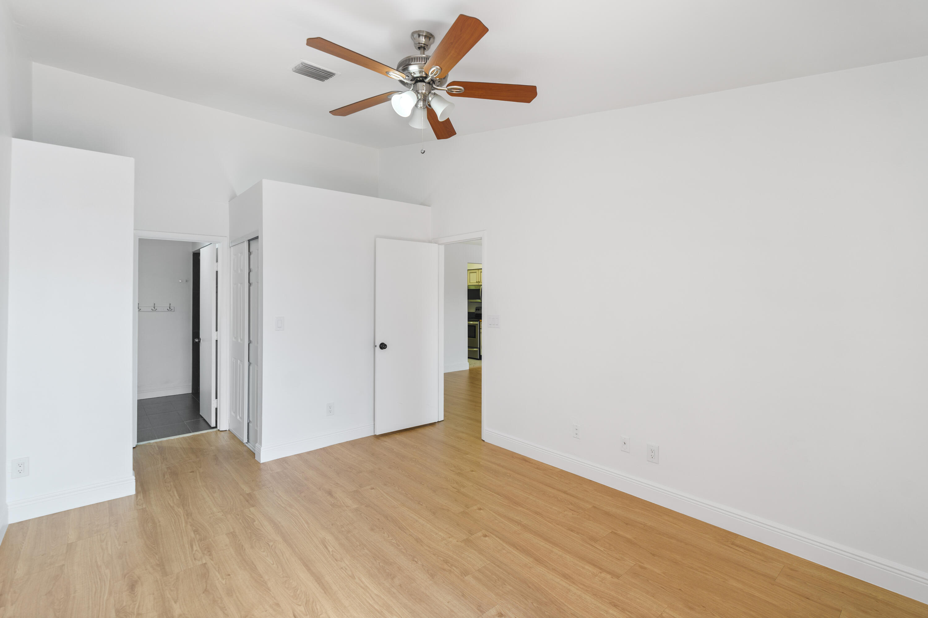 PEMBROKE LAKES SECTION SEVEN - Residential