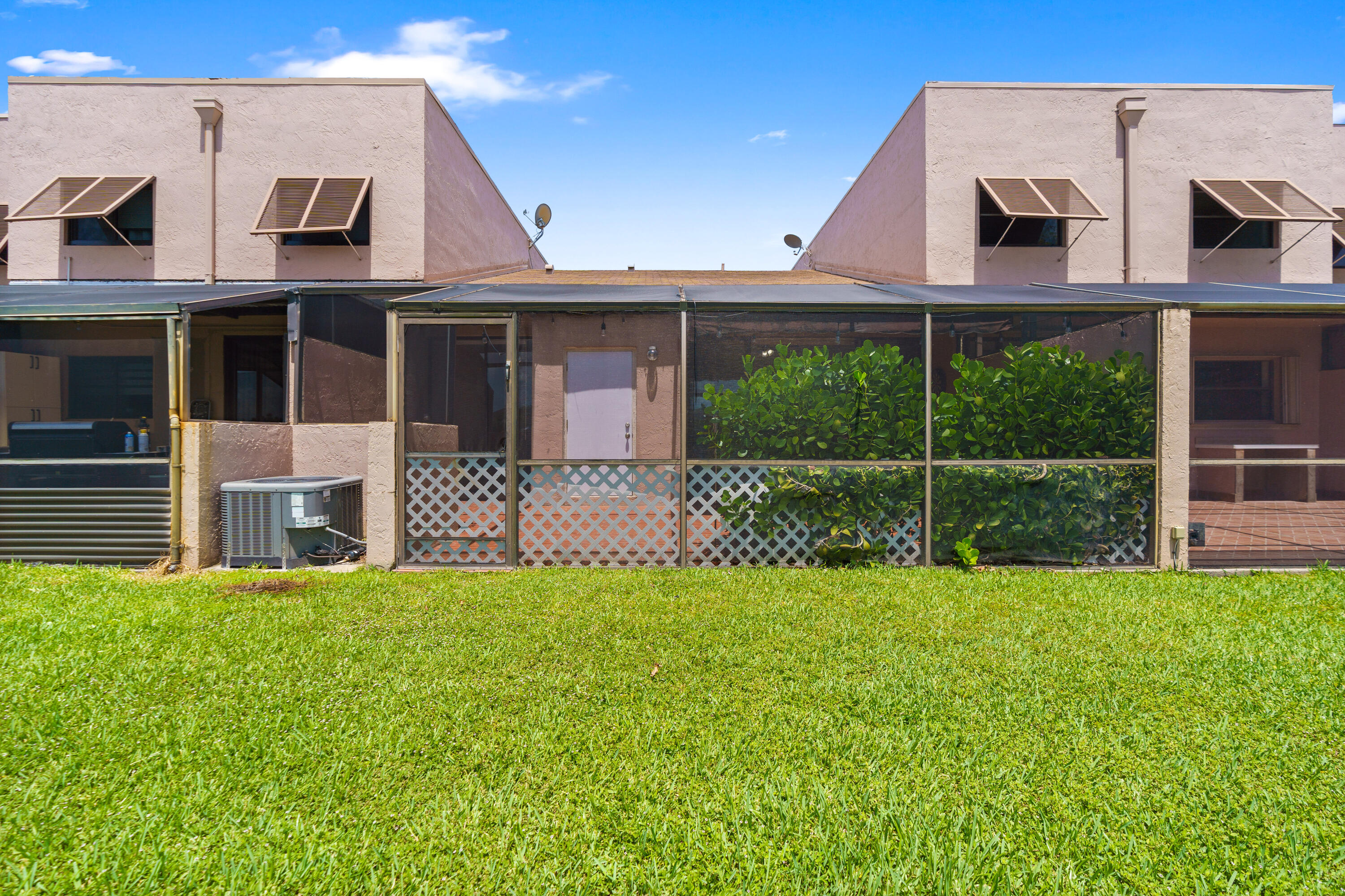 PEMBROKE LAKES SECTION SEVEN - Residential