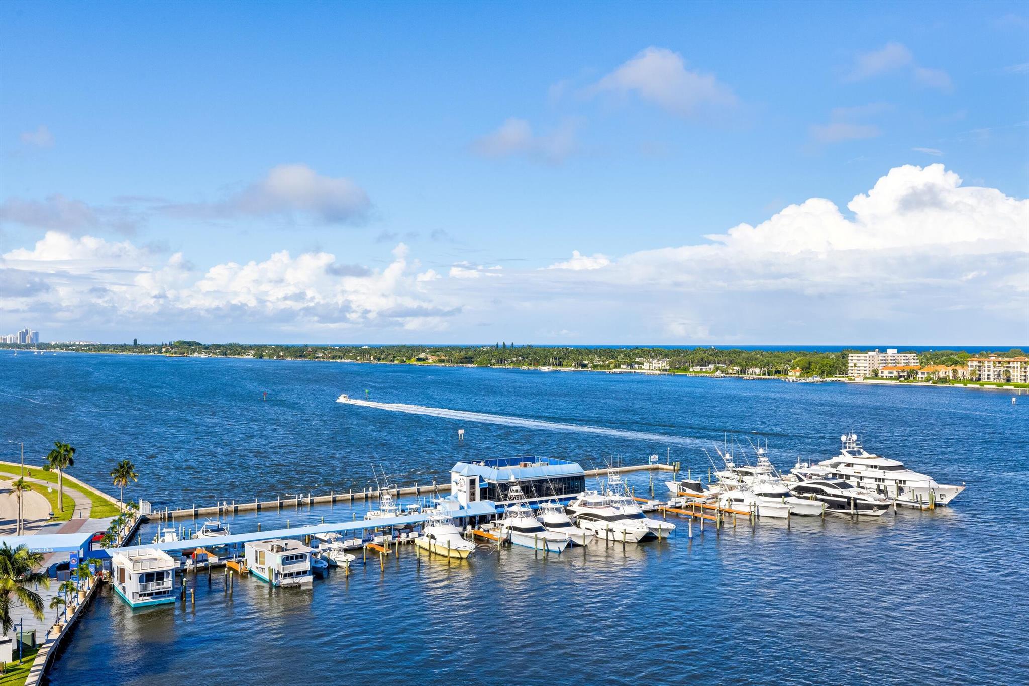 ONE WATERMARK PLACE OF THE PALM BEACHES - Residential