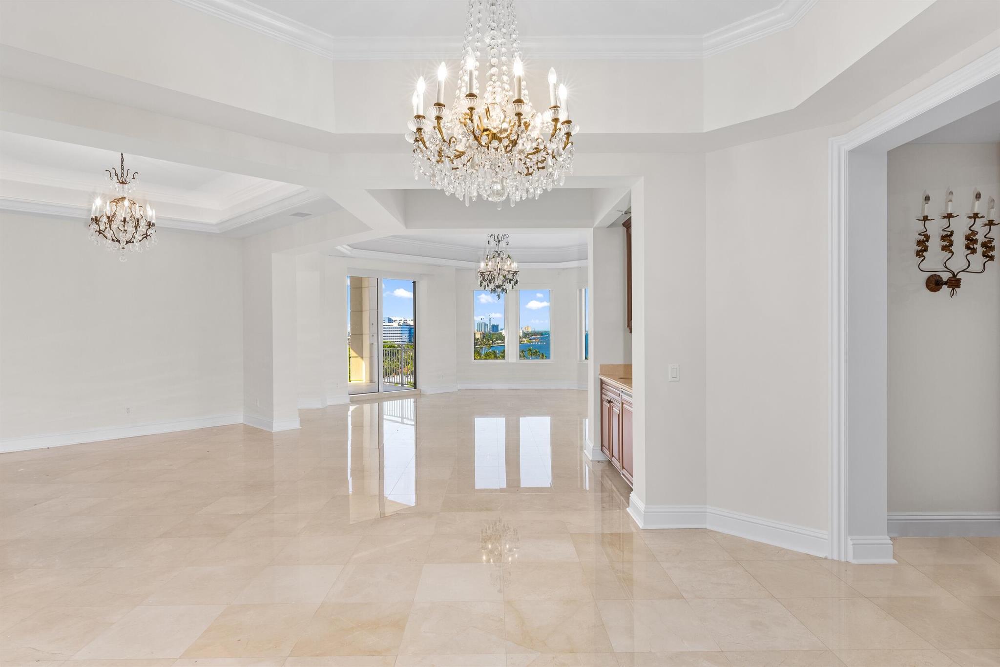 ONE WATERMARK PLACE OF THE PALM BEACHES - Residential