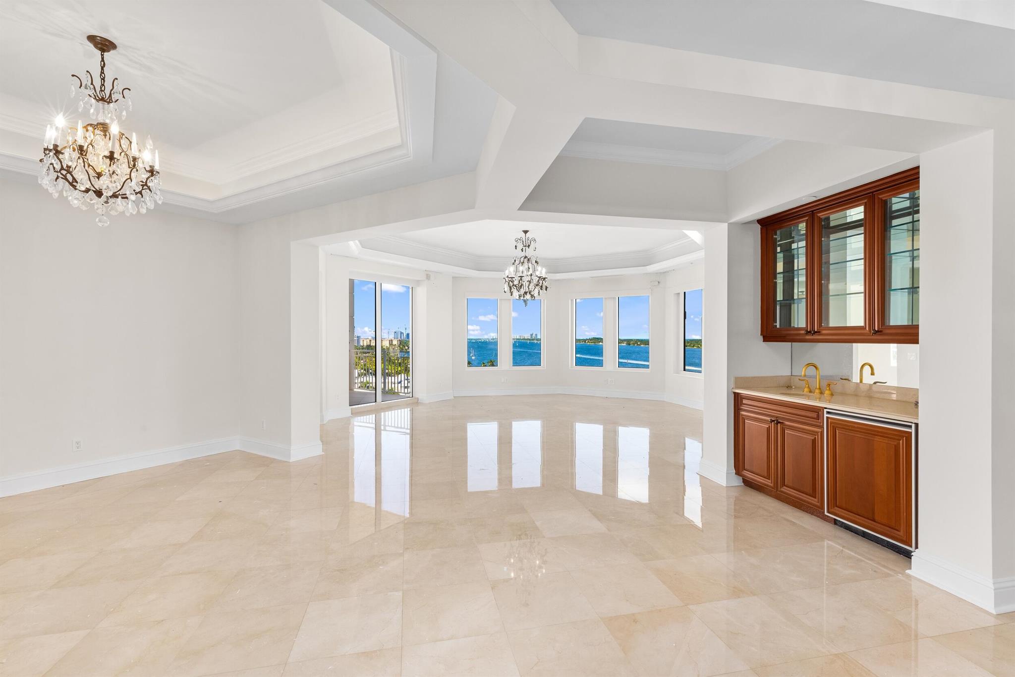 ONE WATERMARK PLACE OF THE PALM BEACHES - Residential